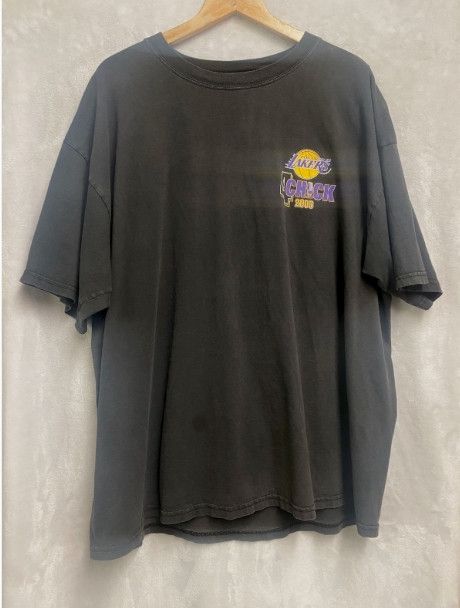 Gildan Vintage L.A. Lakers Chick Hearn Tribute 4 Peat Short Sleeve Size US XXL / EU 58 / 5 - 2 Thumbnail