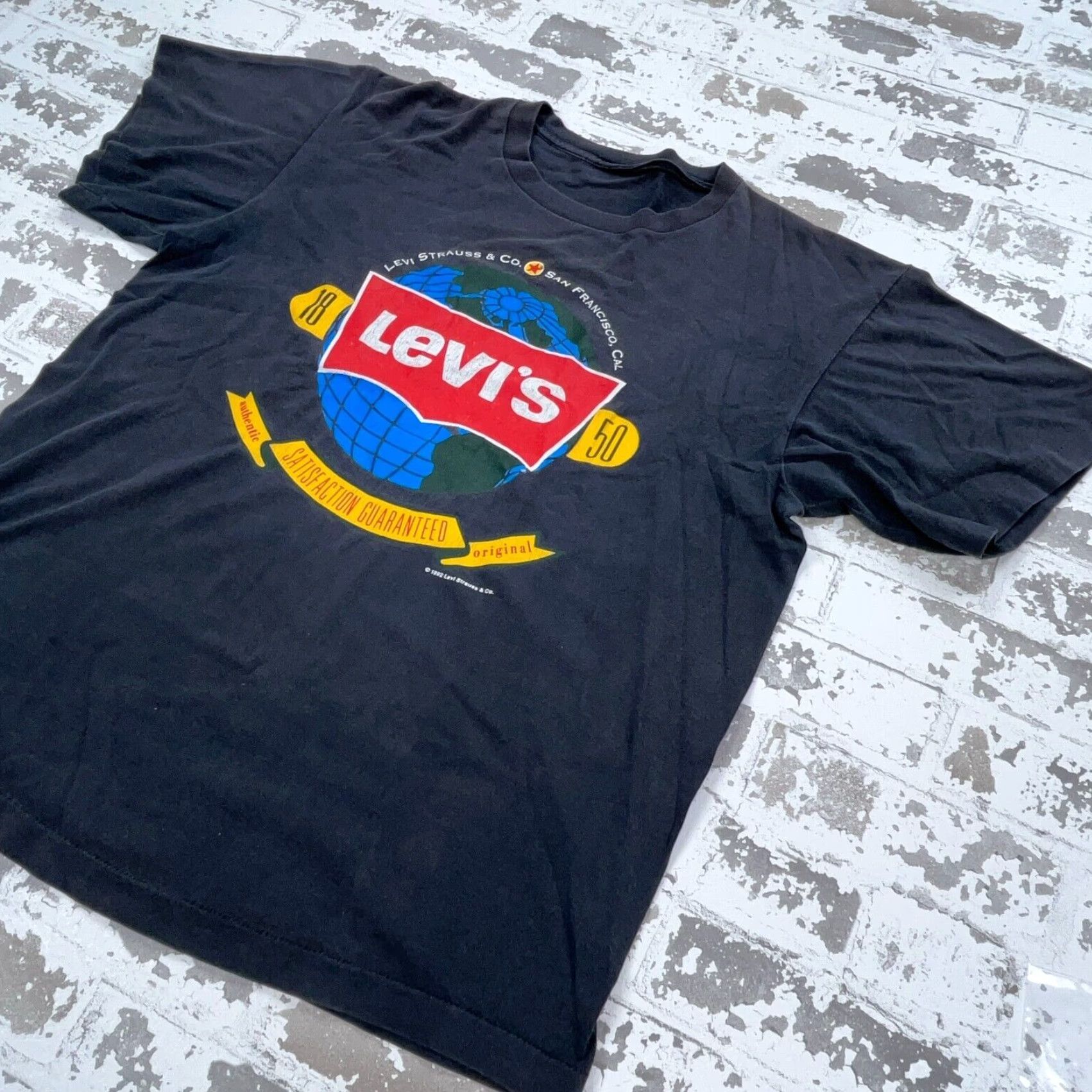 Levi's VINTAGE Levi's Men's T-Shirt Large Black 80s 90s Grunge Punk Logo Graphic Cotton Size US L / EU 52-54 / 3 - 3 Thumbnail