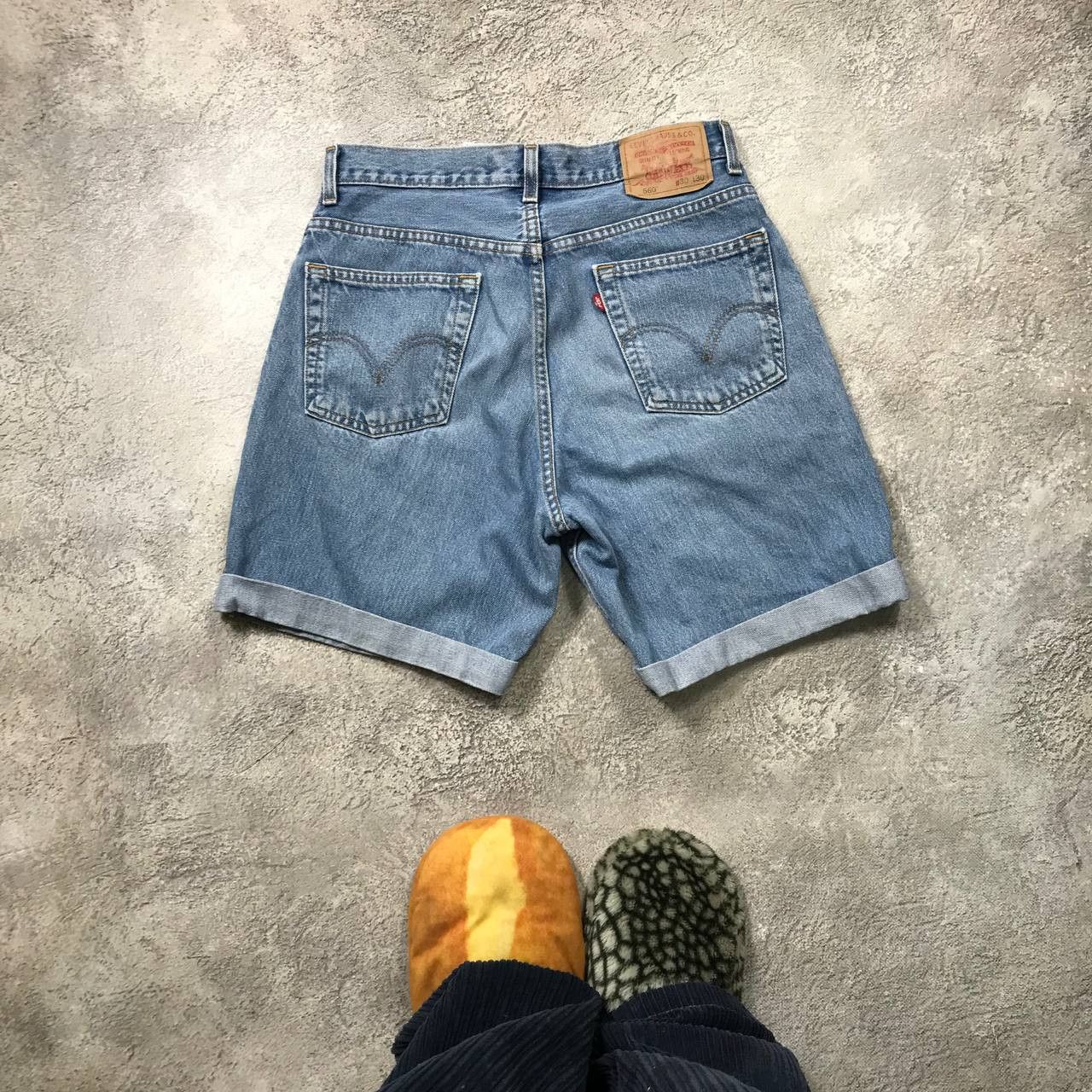 Vintage Vintage Levis 90s Sun Faded Relaxed Denim Shorts Y2K Punk 30 Size US 30 / EU 46 - 1 Thumbnail