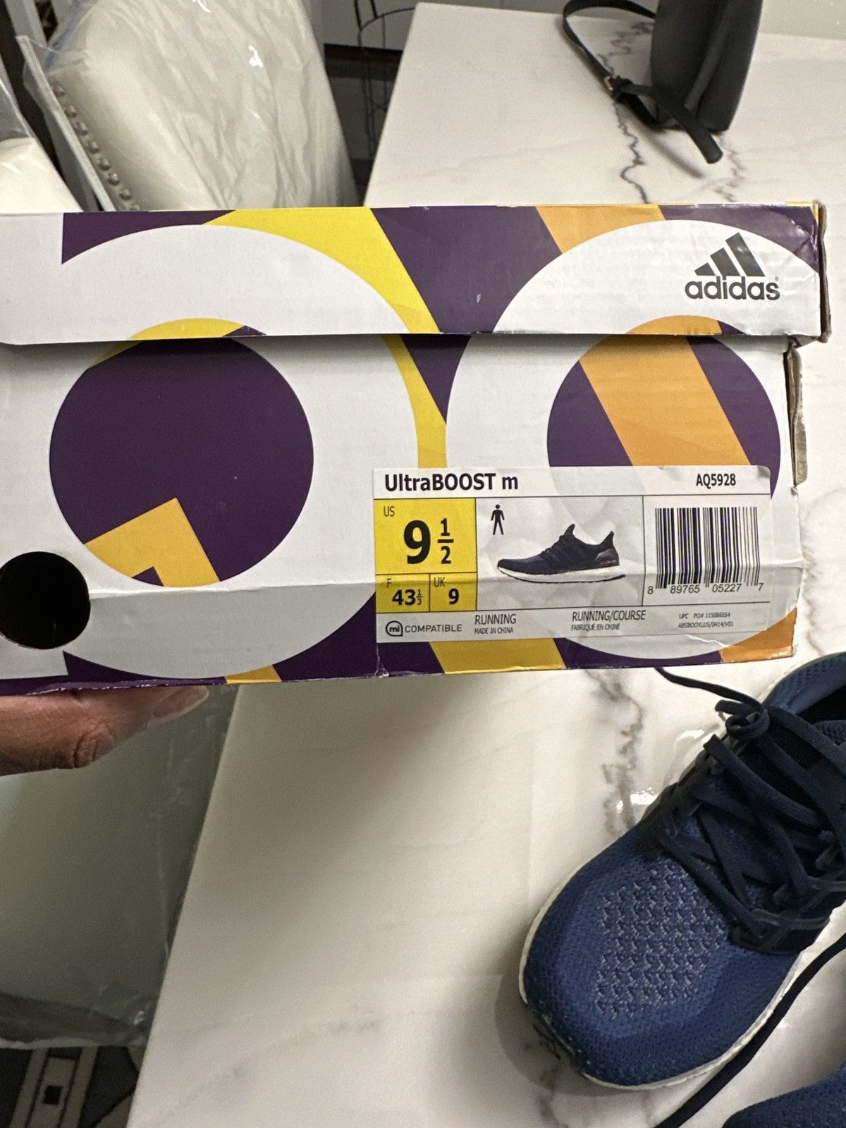 Adidas Ultraboost m Size US 9.5 / EU 42-43 - 2 Thumbnail