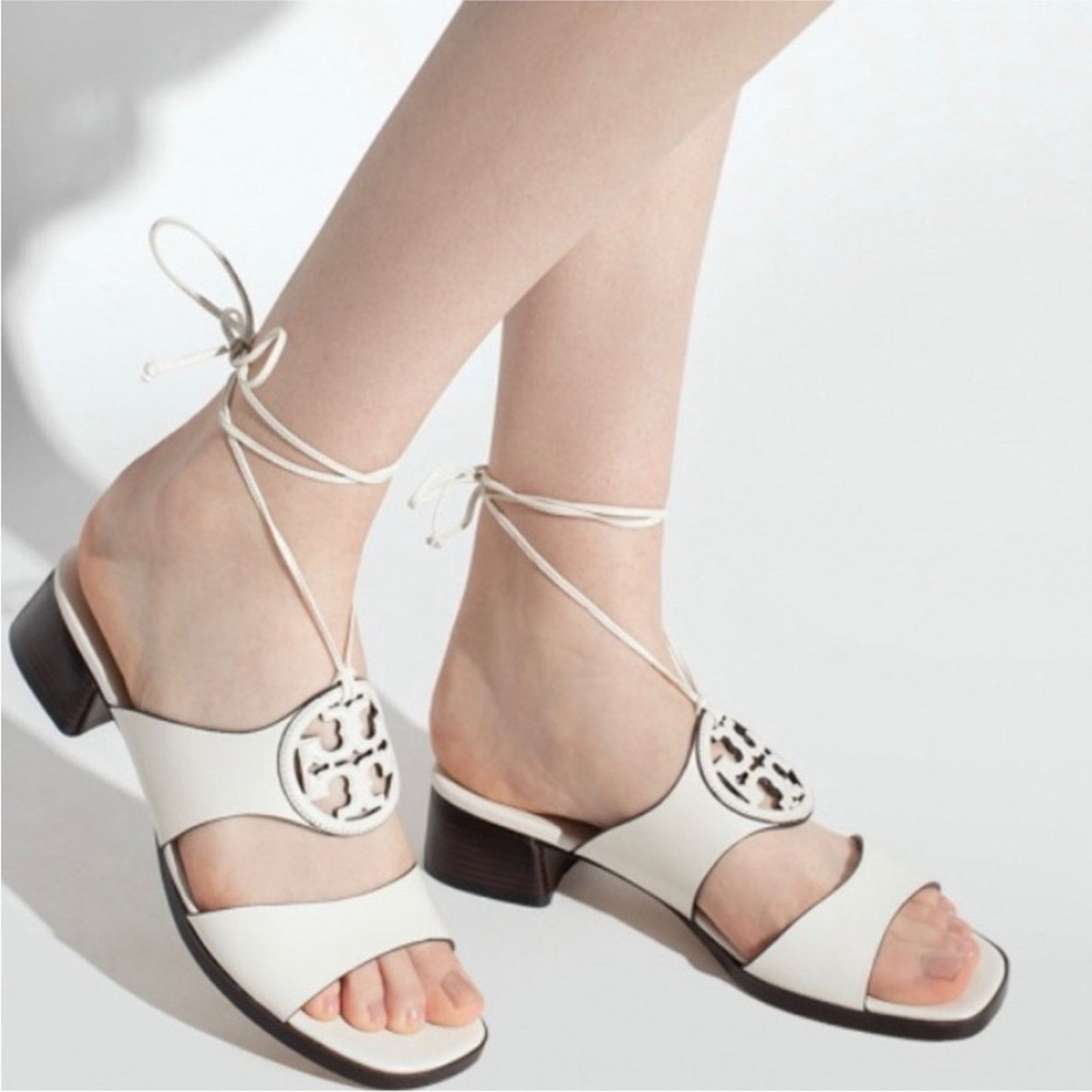 Tory Burch TORY BURCH White Lace Up Leather Block Heel $425 Sandals 7 Size US 7 / IT 37 - 4 Thumbnail