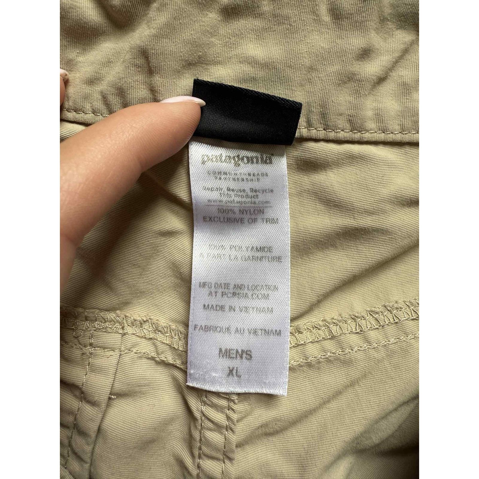 Patagonia Patagonia Khaki Cargo Shorts Zipper Pockets Tan Men’s XL Size US 38 / EU 54 - 3 Thumbnail