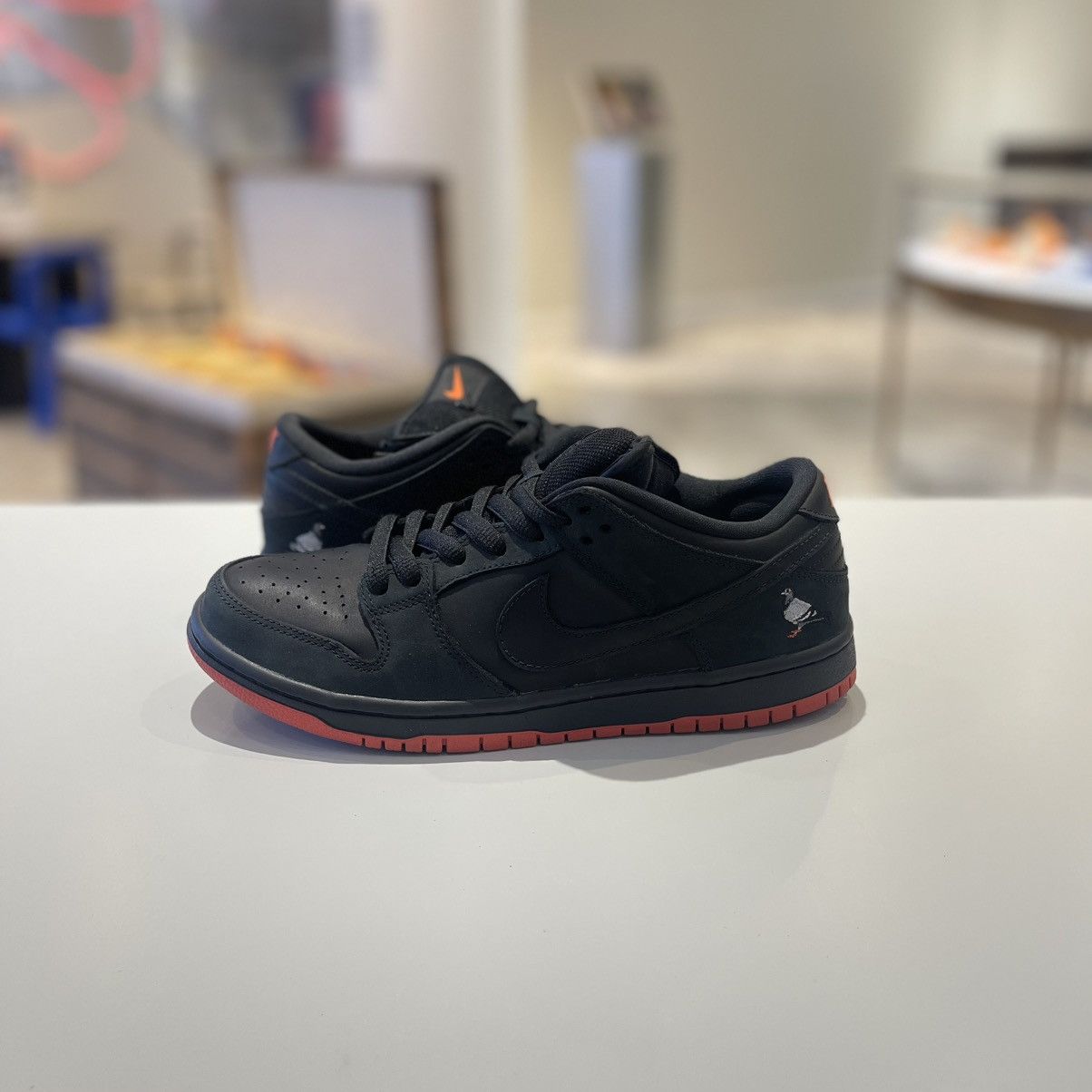 Nike Nike SB Dunk Low Black Pigeon Size US 8.5 / EU 41-42 - 1 Thumbnail