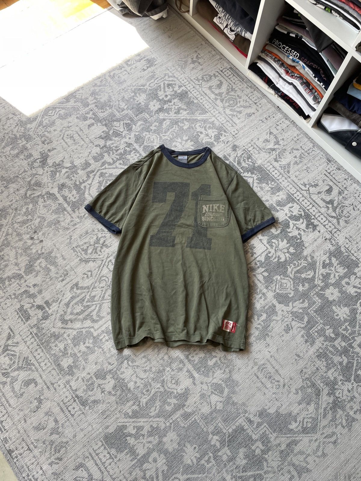 Vintage Nike Vintage T-Shirt Big Logo #71 Japanese Avant Garde Y2K Size US M / EU 48-50 / 2 - 1 Thumbnail