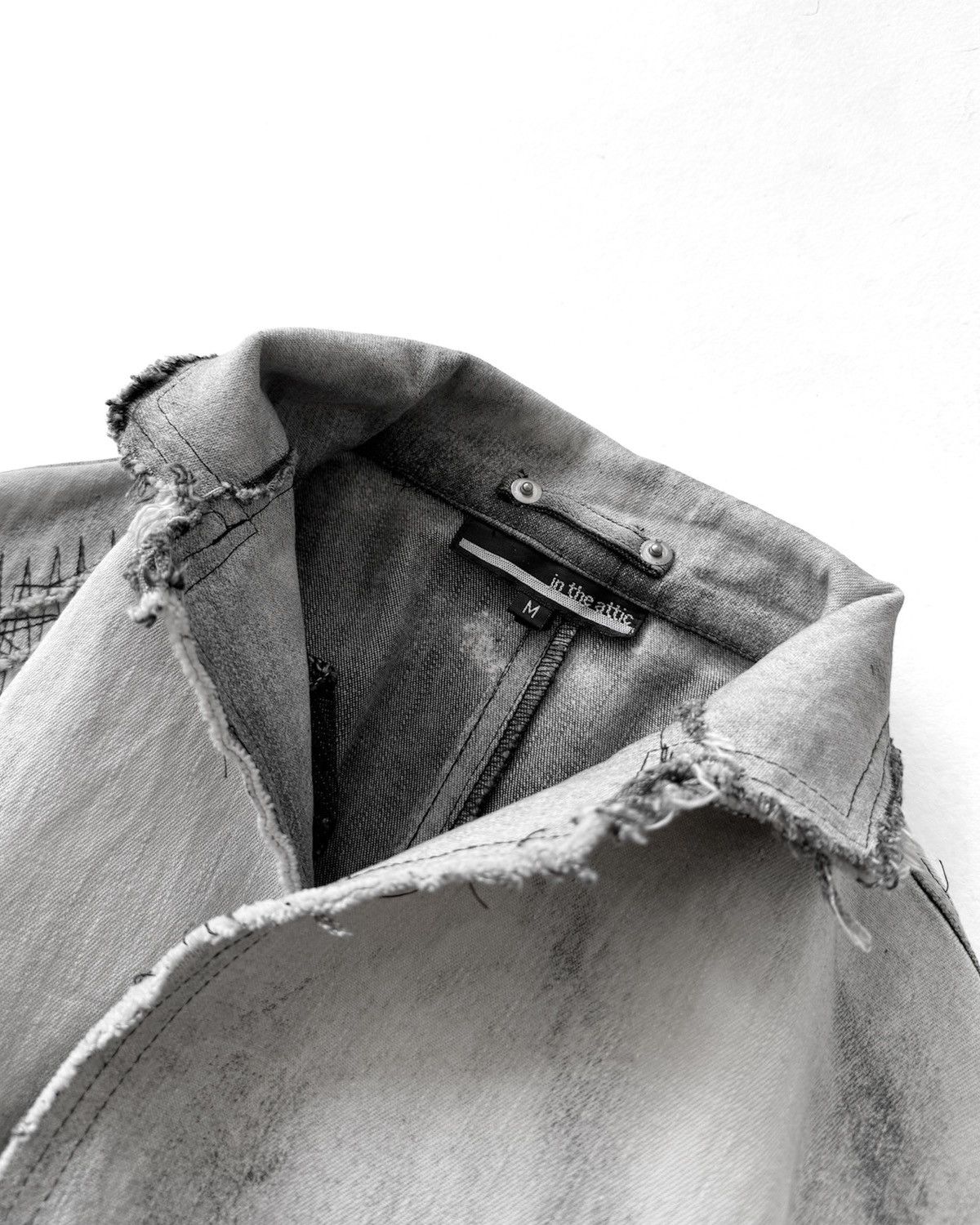 In The Attic IN THE ATTIC DISTRESSED HEAVY WASH BLAZER JEANS JACKET Size US M / EU 48-50 / 2 - 4 Thumbnail