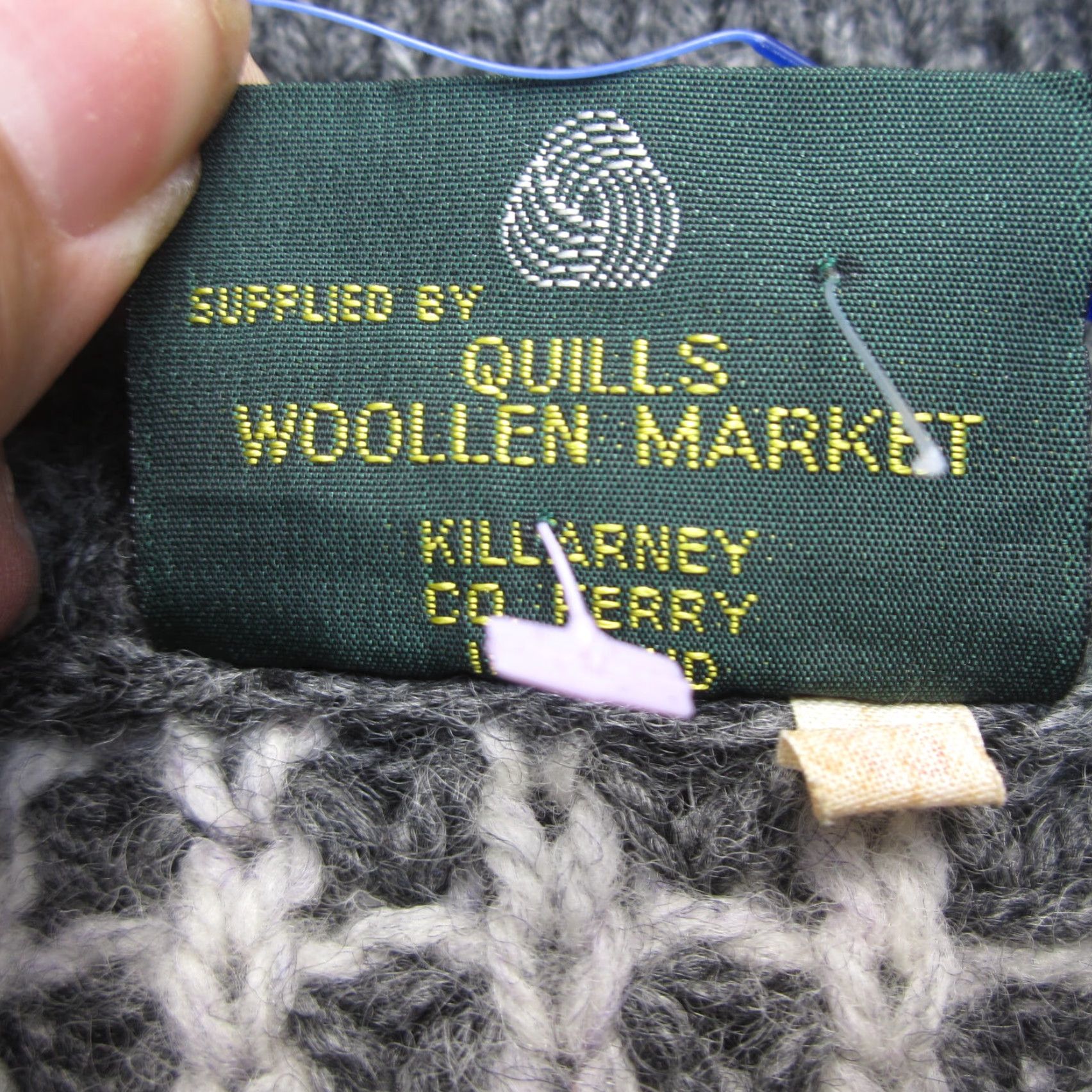 Market VINTAGE Quills Woolen Market Mens 42 Gray Wool Shawl Collar Fisherman Ireland Cardigan Sweater 90s Mens L Gray Wool Knit Pockets V-Neck Casual Regular Size US L / EU 52-54 / 3 - 6 Thumbnail