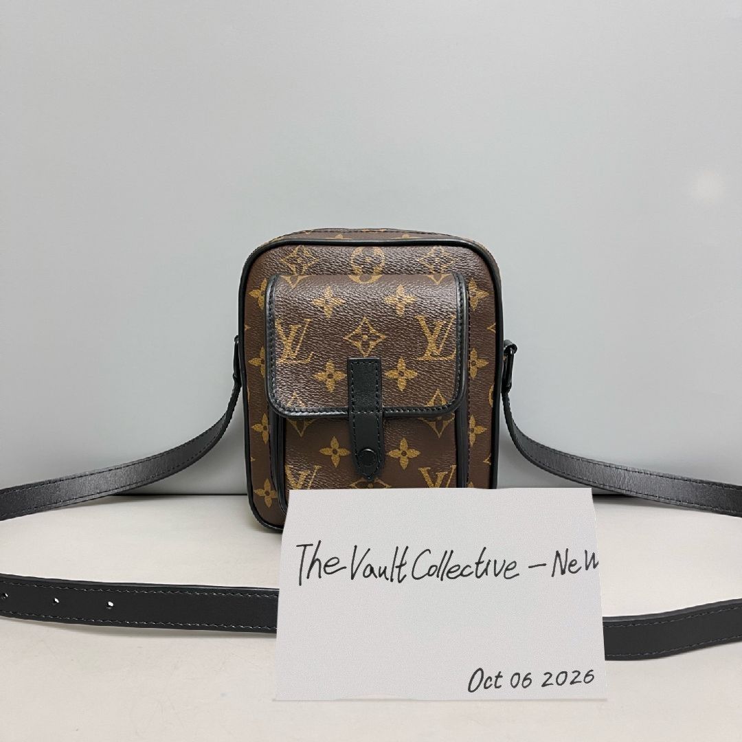 Louis Vuitton LOUIS VUITTON CHRISTOPHER brown coated canvas monogram camera bag crossbody bag Size ONE SIZE - 1 Thumbnail