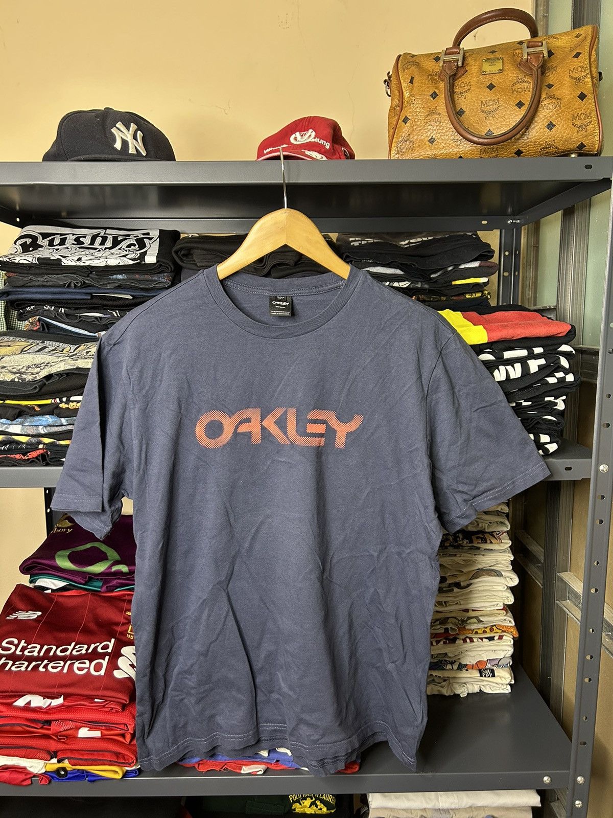 Oakley × Vintage Vintage Oakley T-Shirt Custom Fit Y2K Techwear Street Style Size US L / EU 52-54 / 3 - 1 Thumbnail
