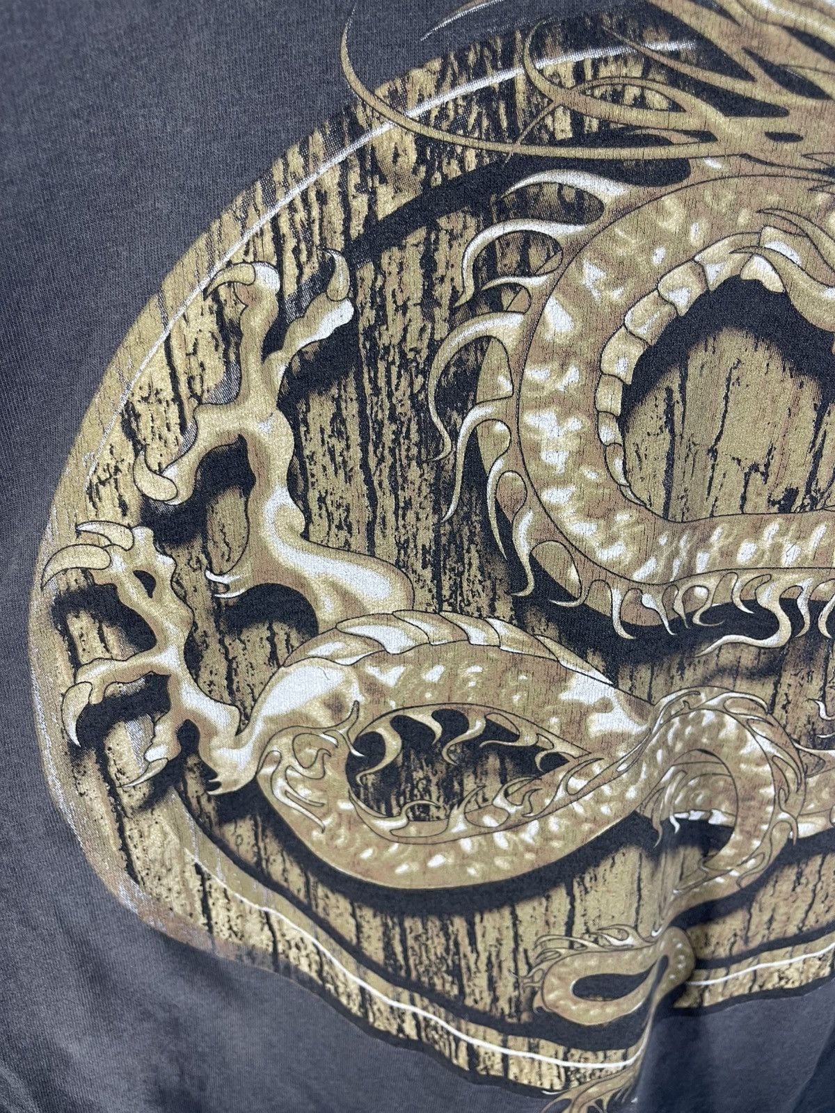 Japanese Brand Vintage Lip Mast Dragon Design Sun Faded Tee Size US M / EU 48-50 / 2 - 12 Thumbnail