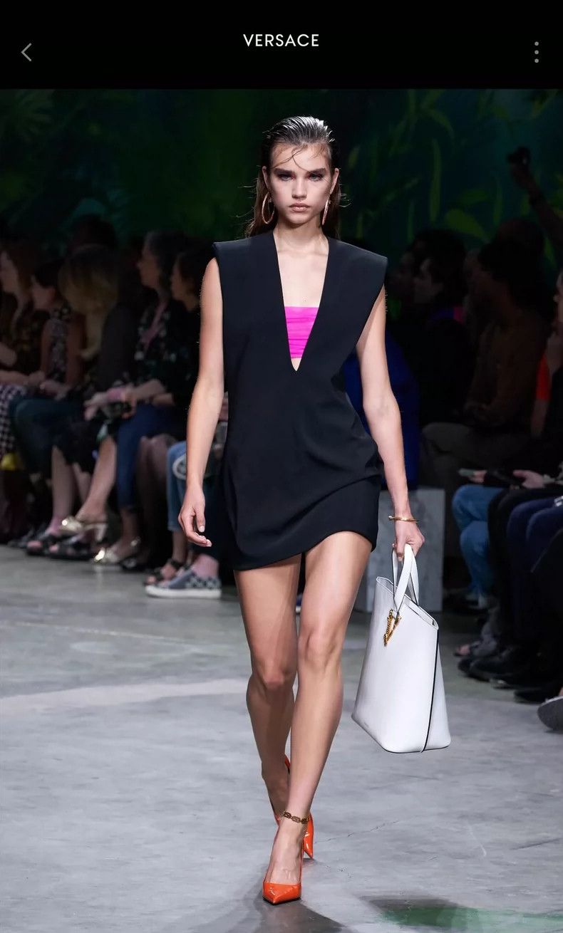 Versace Versace Three-dimensional shoulder pad dress Size M / US 6-8 / IT 42-44 - 2 Thumbnail
