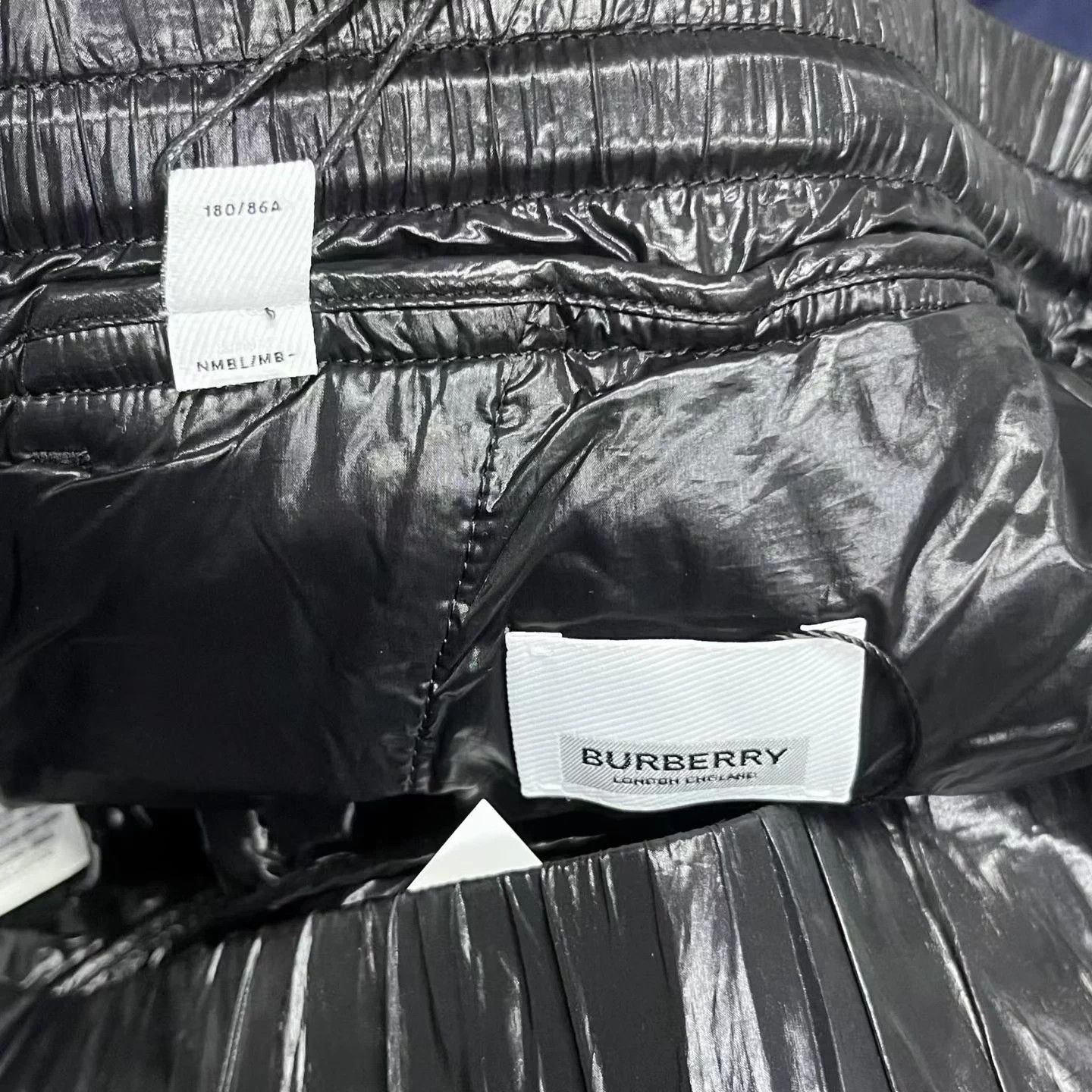 Burberry Burberry Black Quilted Nylon Drawstring Shorts L Size 30" / US 8 / IT 44 - 3 Thumbnail