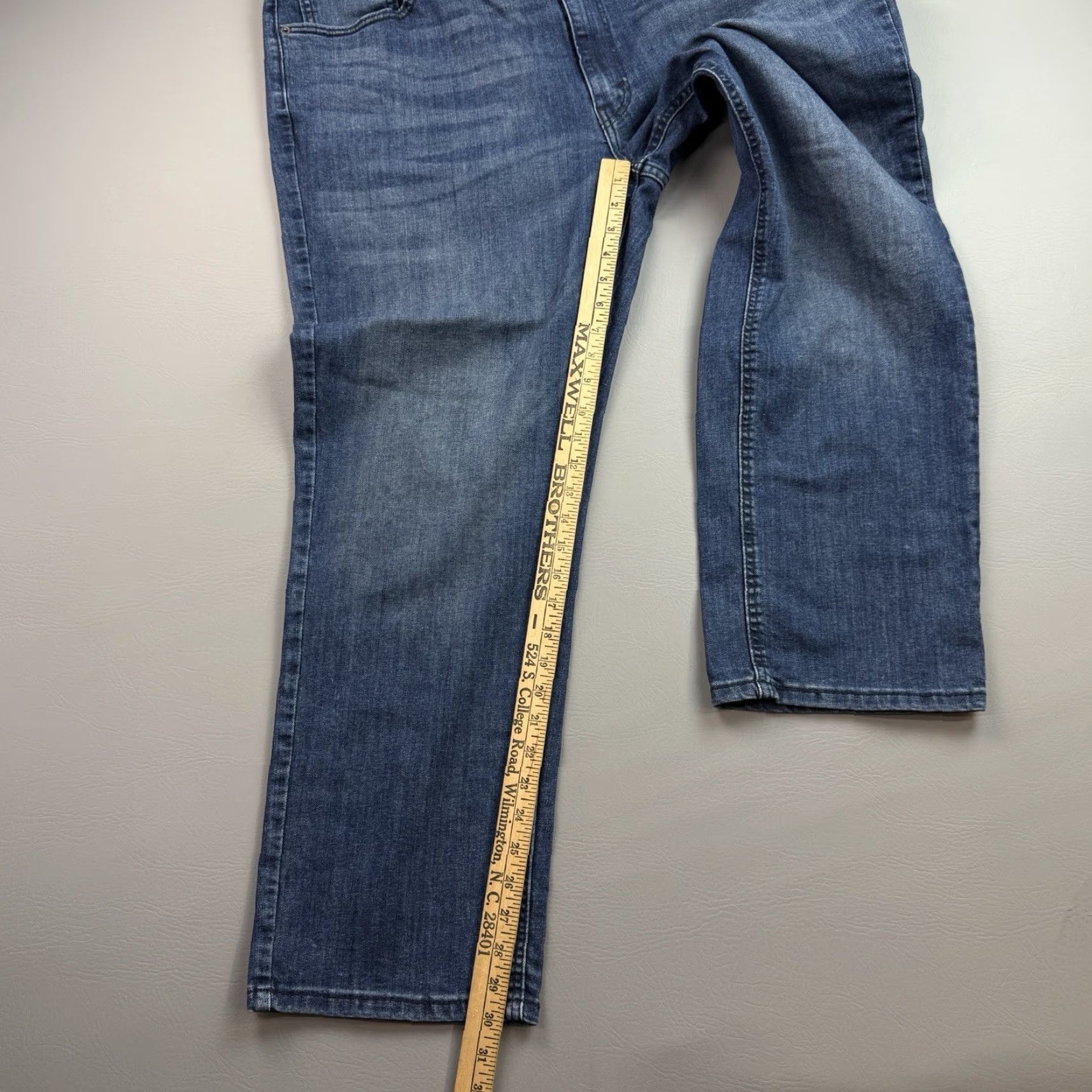 Levi's Levi's 541 Jeans Mens 42x32 Dark Wash Denim Athletic Taper Stretch Casual Jeans Mens Blue 90s Retro USA Jeans Size US 42 / EU 58 - 3 Thumbnail