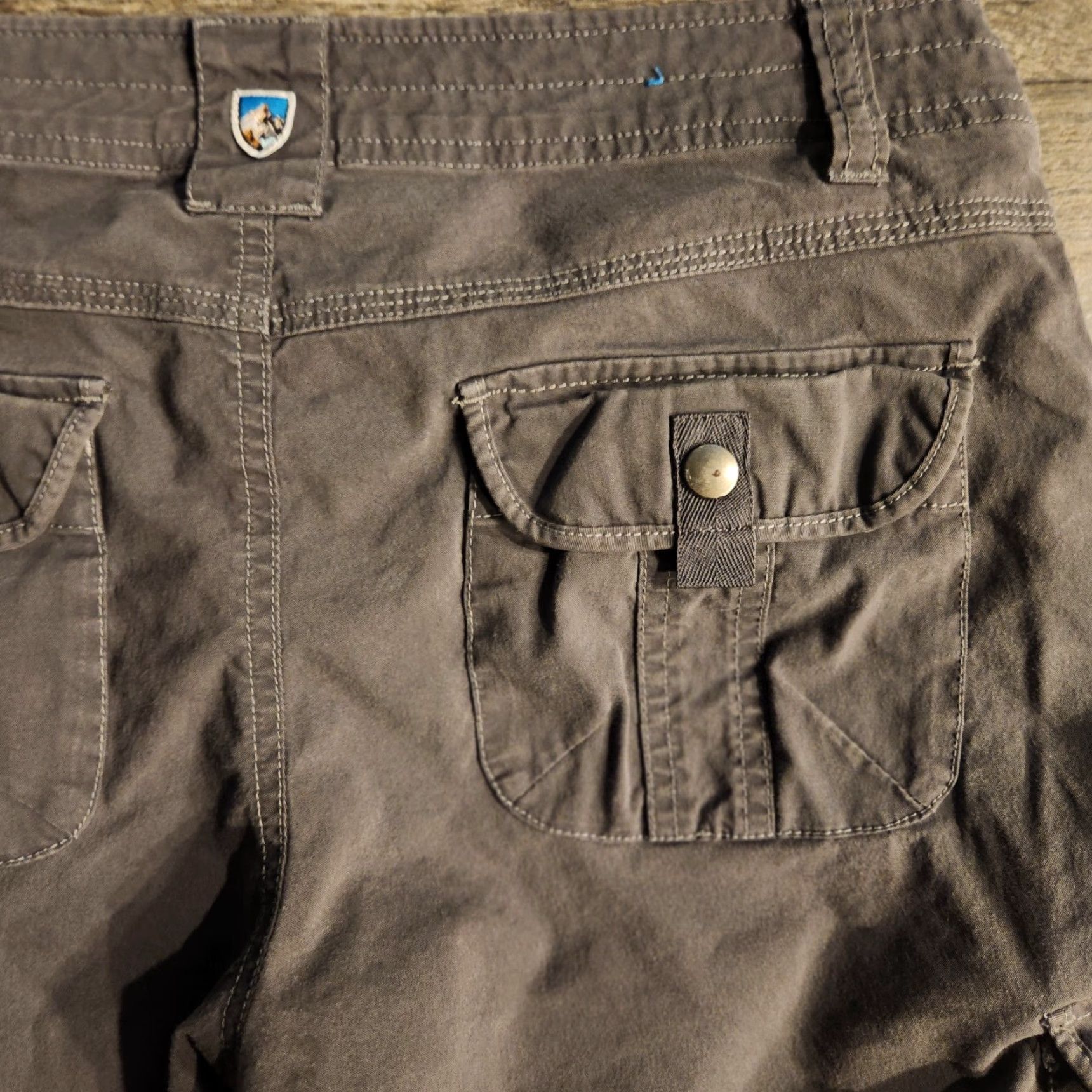 Vintage Kuhl Shorts Womens 6 Gray Cargo Hiking Outdoor Patina Dye Flap Pockets Cotton Nylon Spandex Breathable Size 28" / US 6 / IT 42 - 4 Thumbnail