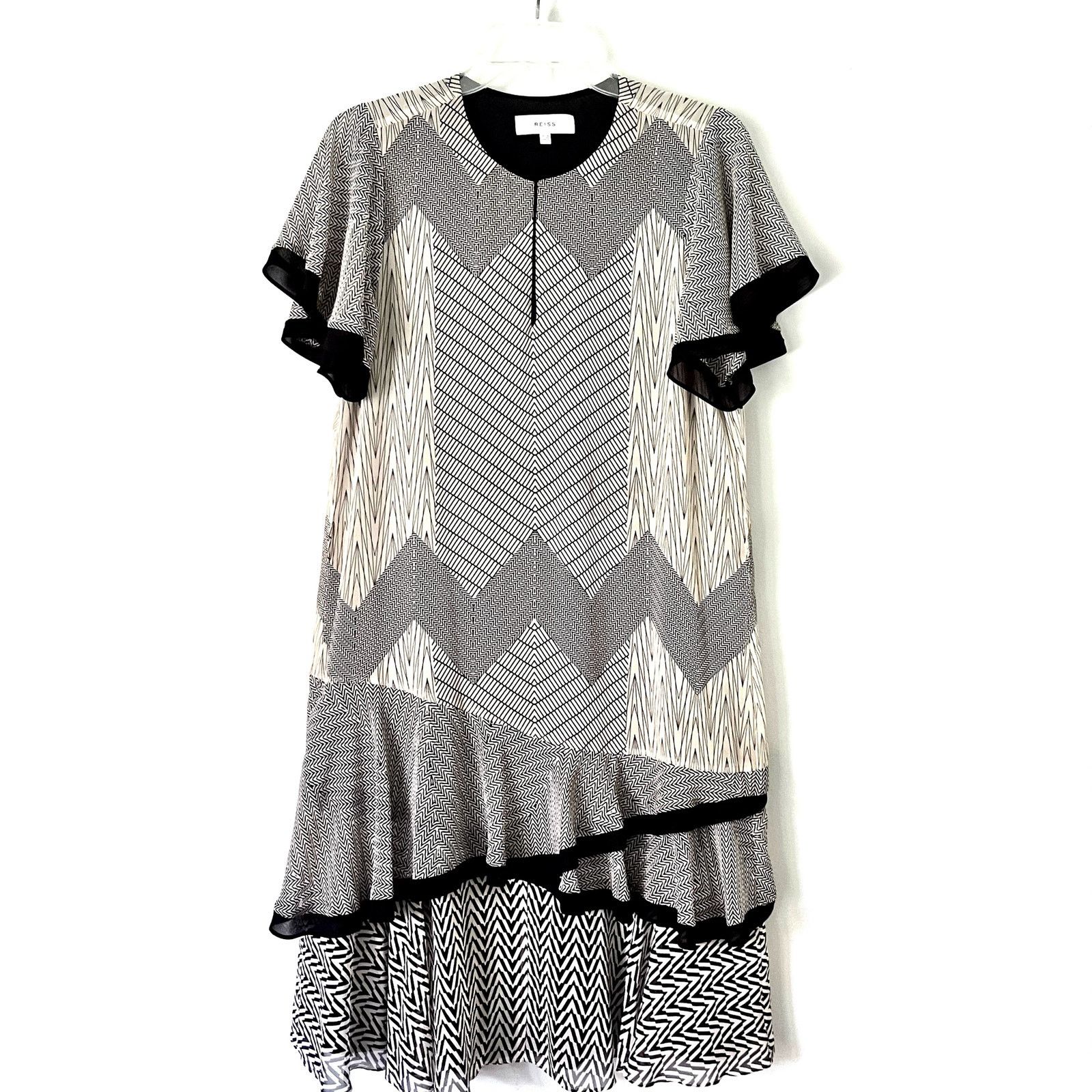 Reiss Reiss Hannah Black Cream Zigzag Flutter Sleeve Mini Dress Size S / US 4 / IT 40 - 2 Thumbnail