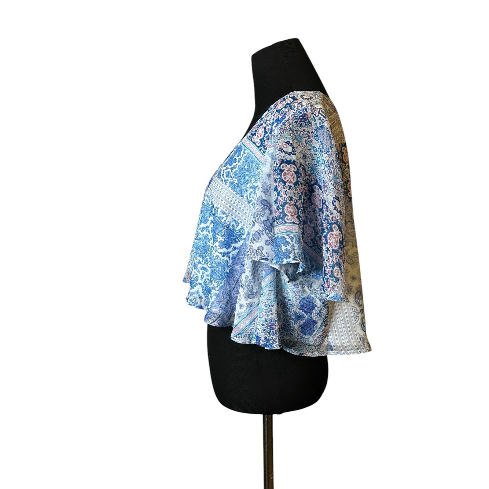 Show Me Your MuMu Show me your Mumú white blue print cropped blouse size XS Size XS / US 0-2 / IT 36-38 - 6 Thumbnail