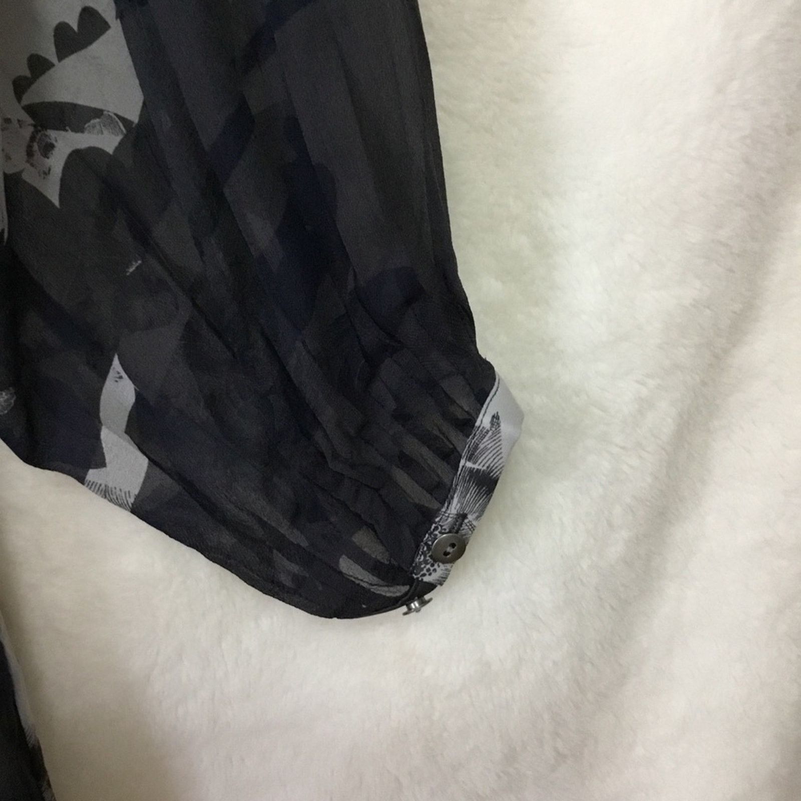 Banana Republic Banana Republic Black Flower Sheer Long Sleeve Size XS / US 0-2 / IT 36-38 - 7 Thumbnail