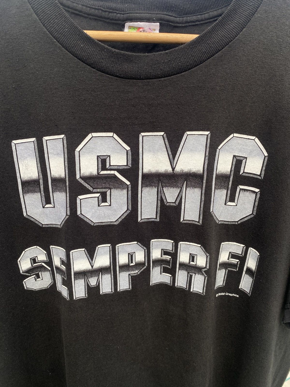 Fruit Of The Loom Vintage 90’s USMC tshirt Size US L / EU 52-54 / 3 - 5 Thumbnail