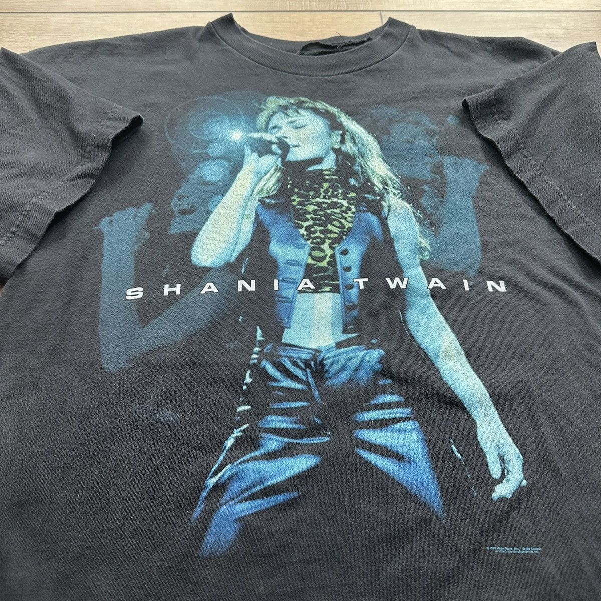 Other Vintage 1999 Shania Twain Come on Over Tour Tee Size US M / EU 48-50 / 2 - 4 Thumbnail