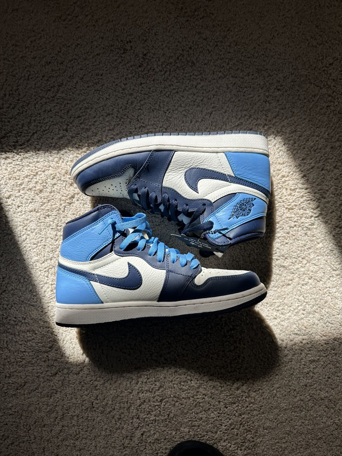 Nike Jordan 1 high Obsidians Size US 9 / EU 42 - 1 Thumbnail