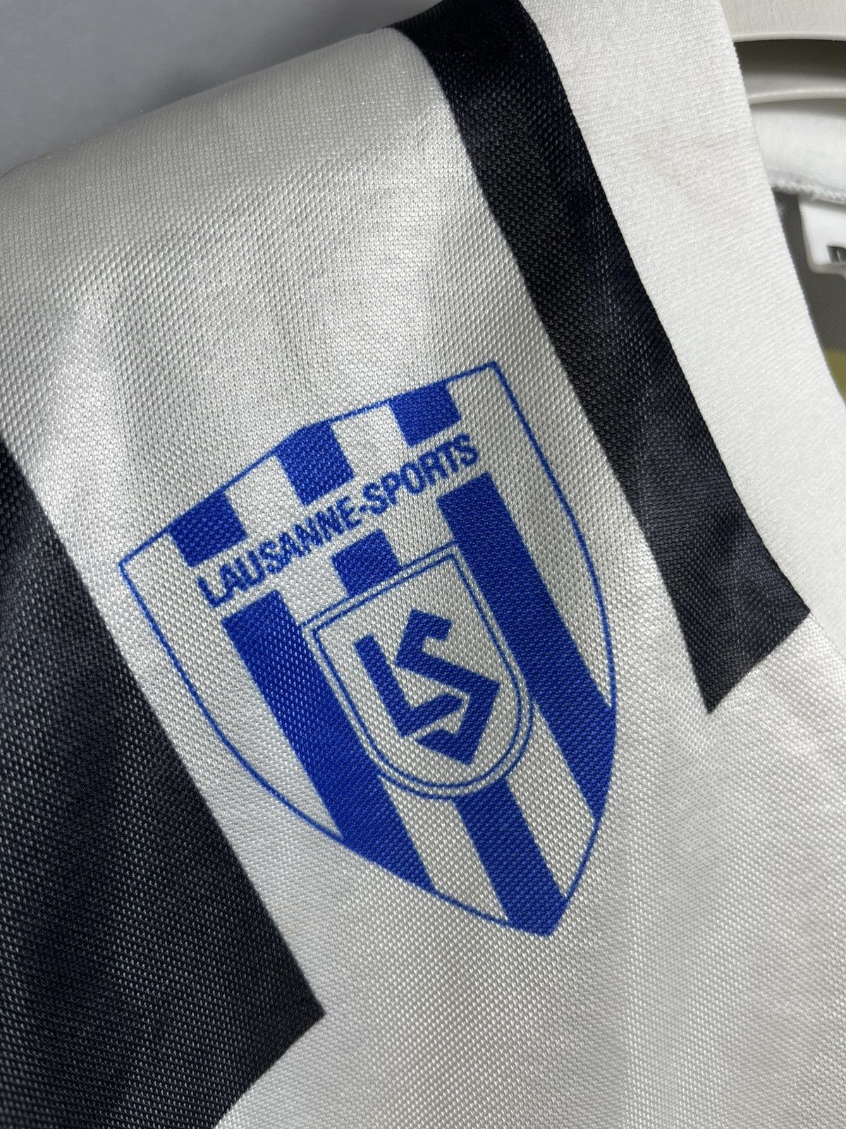 Puma × Vintage Lausanne-Sport Home football shirt 1990 1991 soccer mens Size US L / EU 52-54 / 3 - 4 Thumbnail