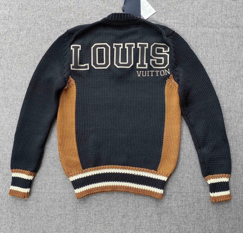 Louis Vuitton Louis Vuitton Sweater with Large Logo Design -2505 Size US S / EU 44-46 / 1 - 2 Thumbnail