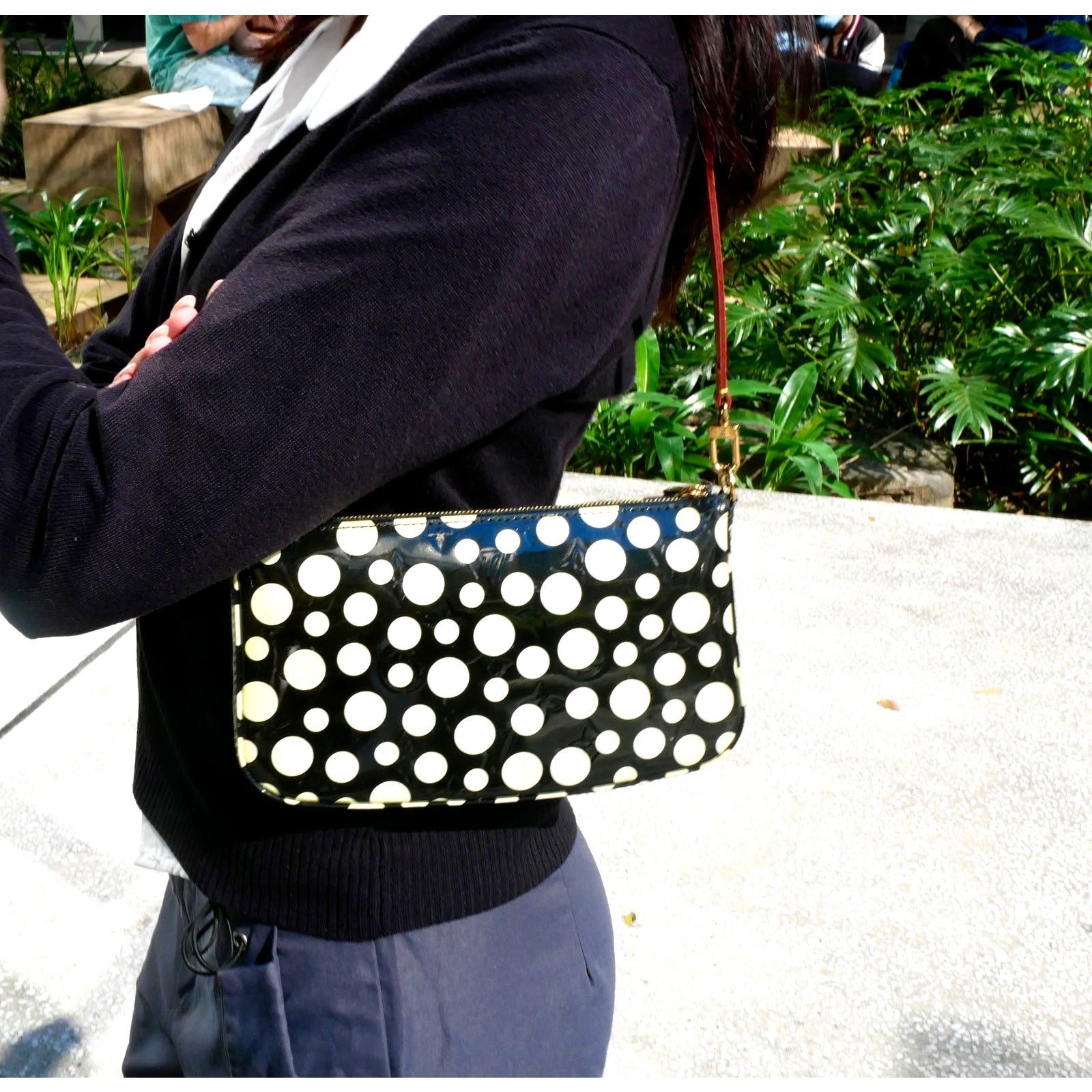 Louis Vuitton Louis Vuitton Vernis Yayoi Kusama Pochette Accessories Size ONE SIZE - 2 Thumbnail