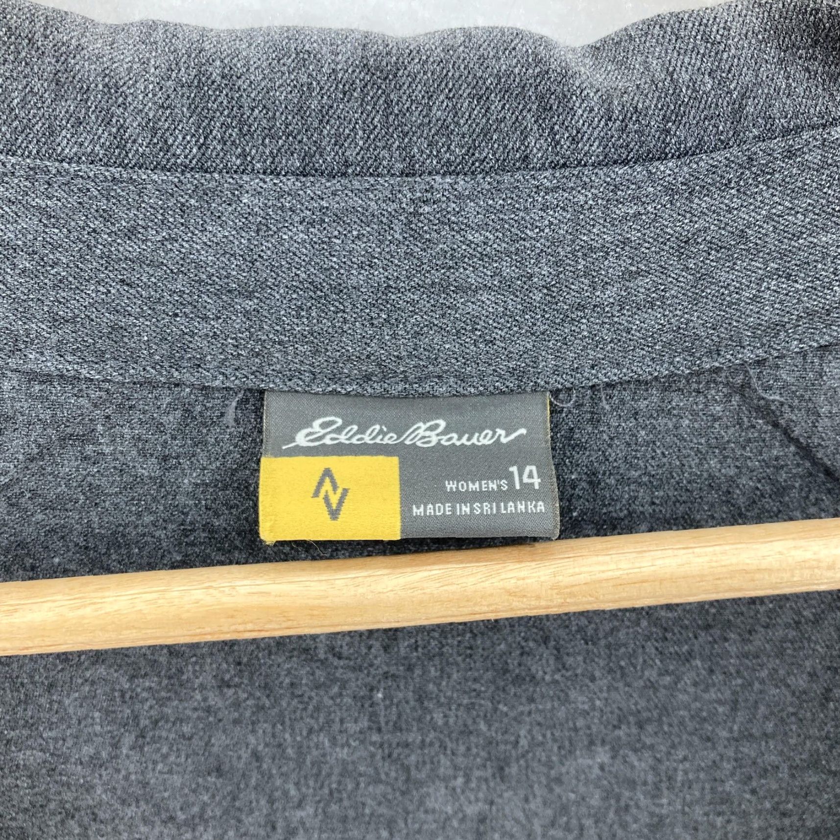 Eddie Bauer VINTAGE Eddie Bauer Travex Blazer Womens 14 Gray Stretch Two Button Jacket Hiking Camp Size XL / US 12-14 / IT 48-50 - 4 Thumbnail