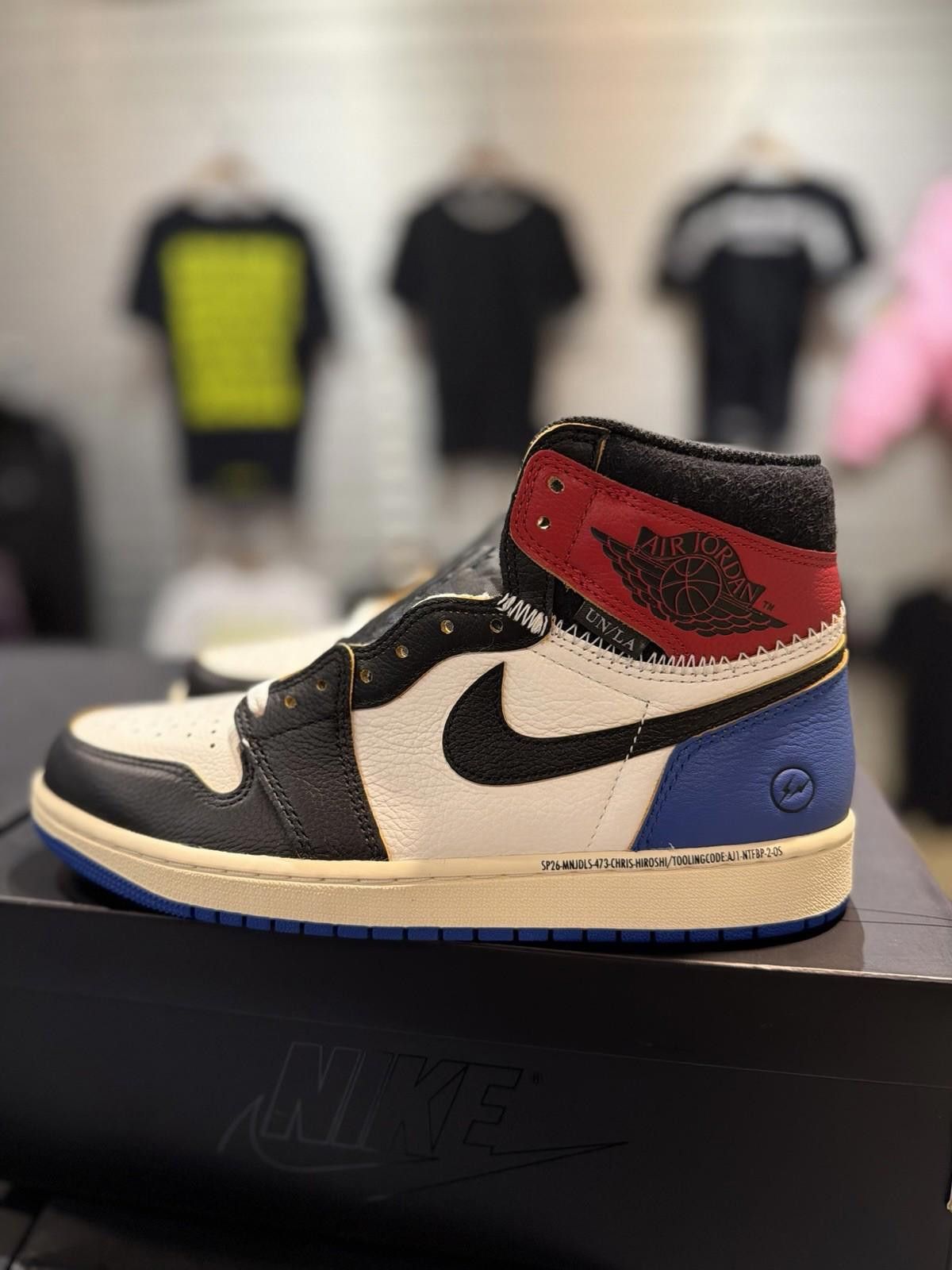Jordan Brand Air Jordan 1 x Union x Fragment Black and Varsity Red (9) Size US 9 / EU 42 - 5 Thumbnail