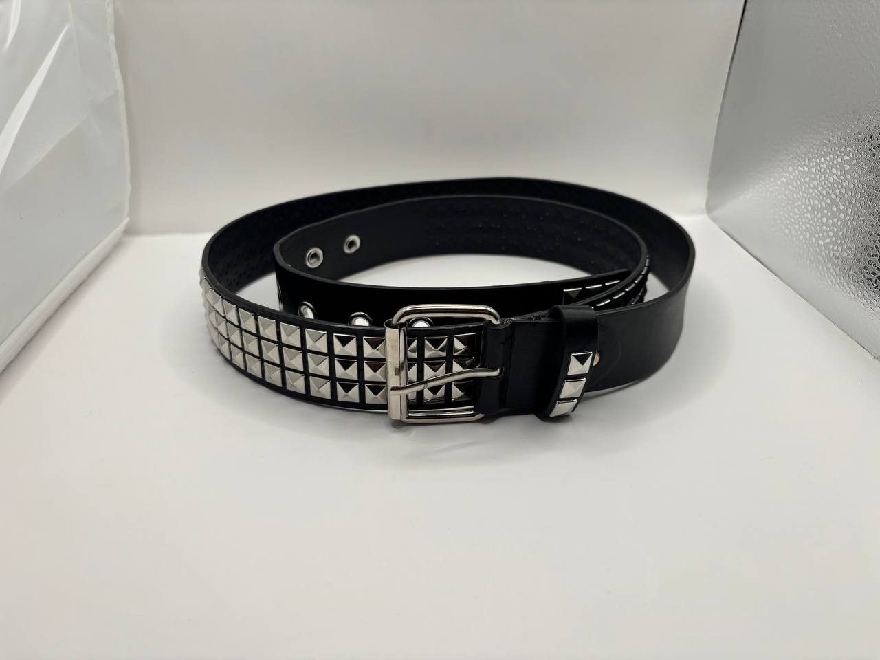Vintage Vintage Studded Belt - Punk Rock / Y2K Size ONE SIZE - 1 Thumbnail