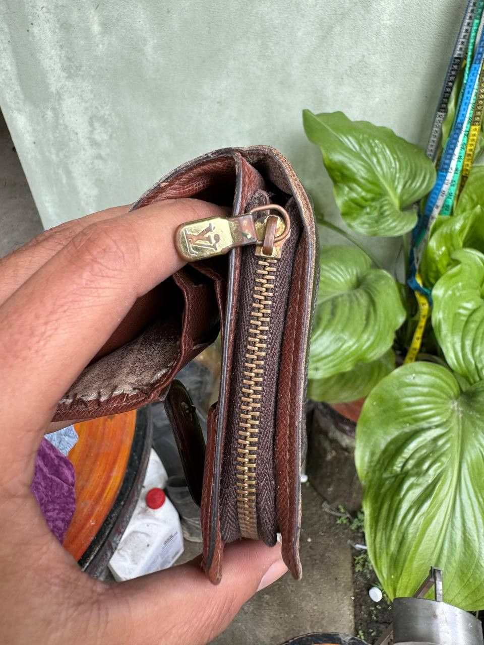 Louis Vuitton Authentic Louis Vuitton Wallet Size ONE SIZE - 3 Thumbnail