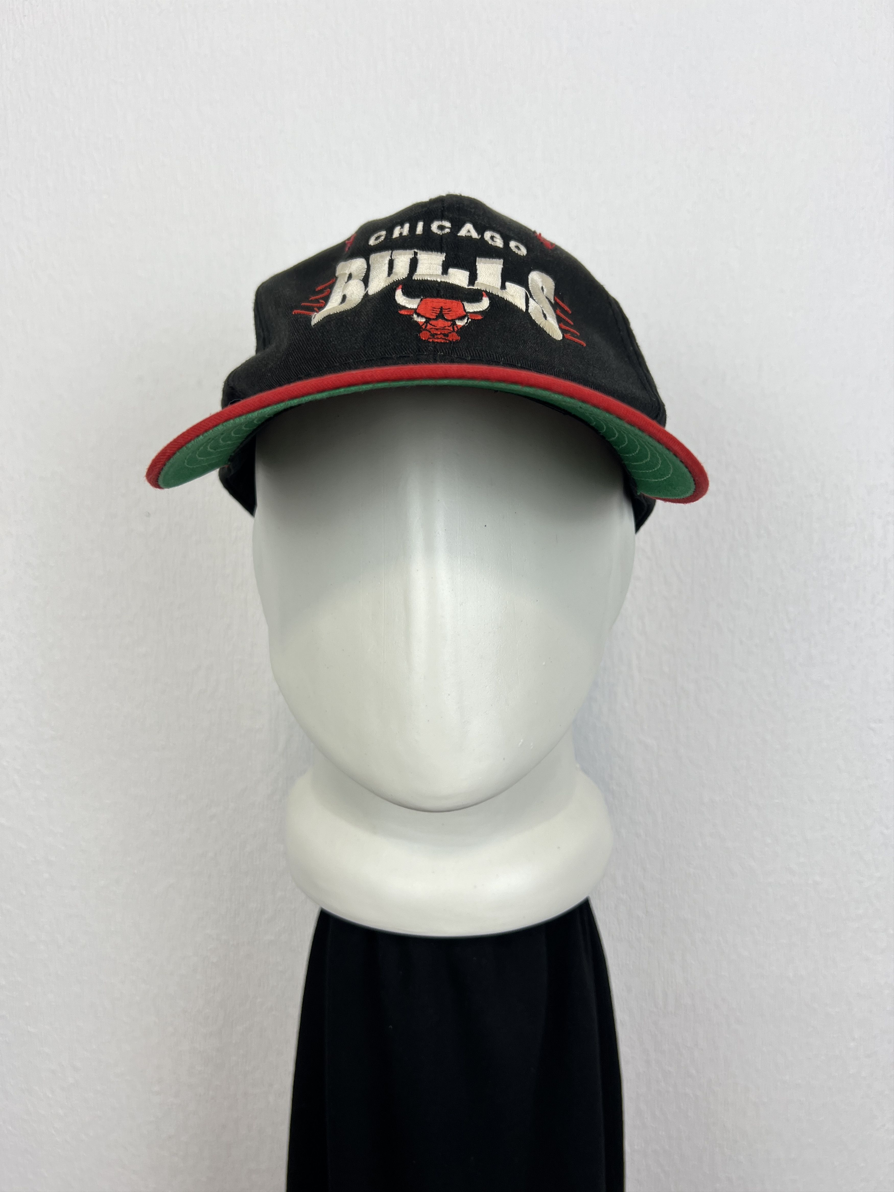 Vintage Vintage 90's Chicago Bulls NBA Cap Hat Snapback Jordan Hype Size ONE SIZE - 2 Thumbnail