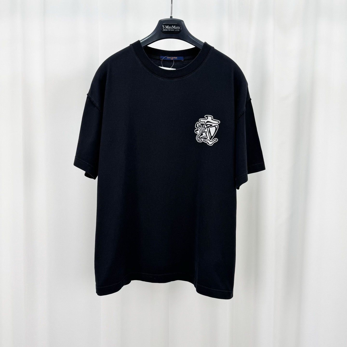 Louis Vuitton Louis Vuitton Smoke Letter Print T-Shirt Size US S / EU 44-46 / 1 - 1 Thumbnail