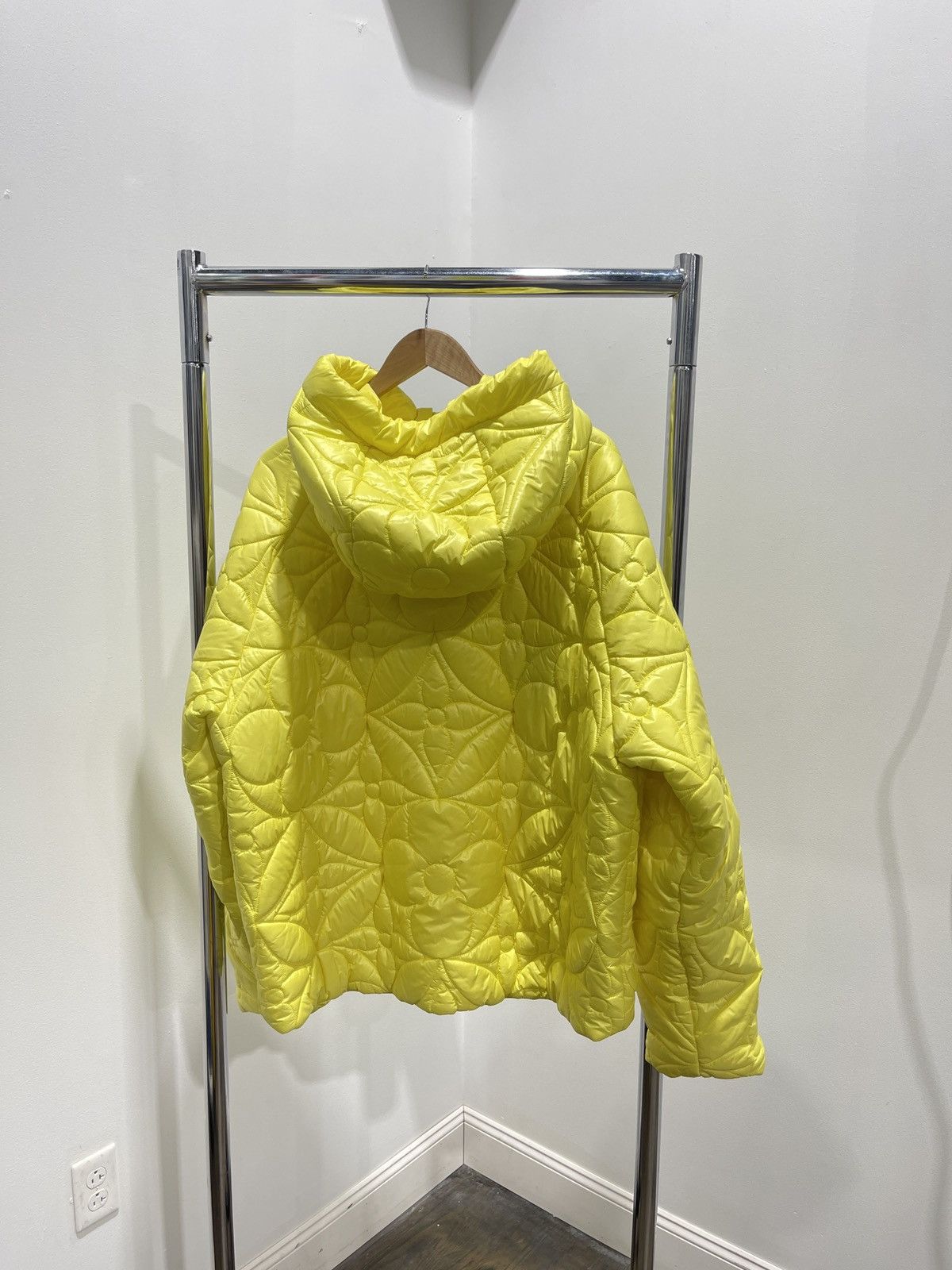 Louis Vuitton Louis Vuitton Yellow Floral Puffer Jacket sz.56 Size US XL / EU 56 / 4 - 2 Thumbnail