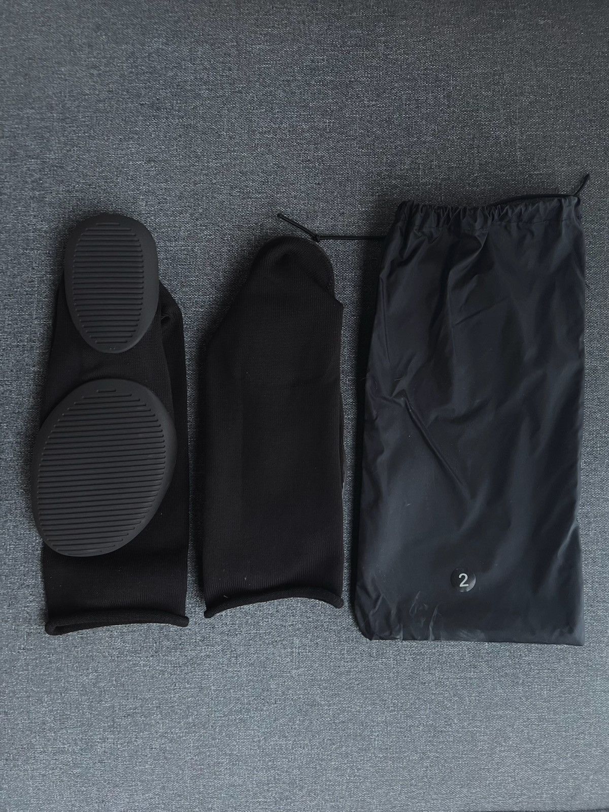 Yeezy YEEZY PODS SIZE 2 Size US 10 / EU 43 - 6 Thumbnail