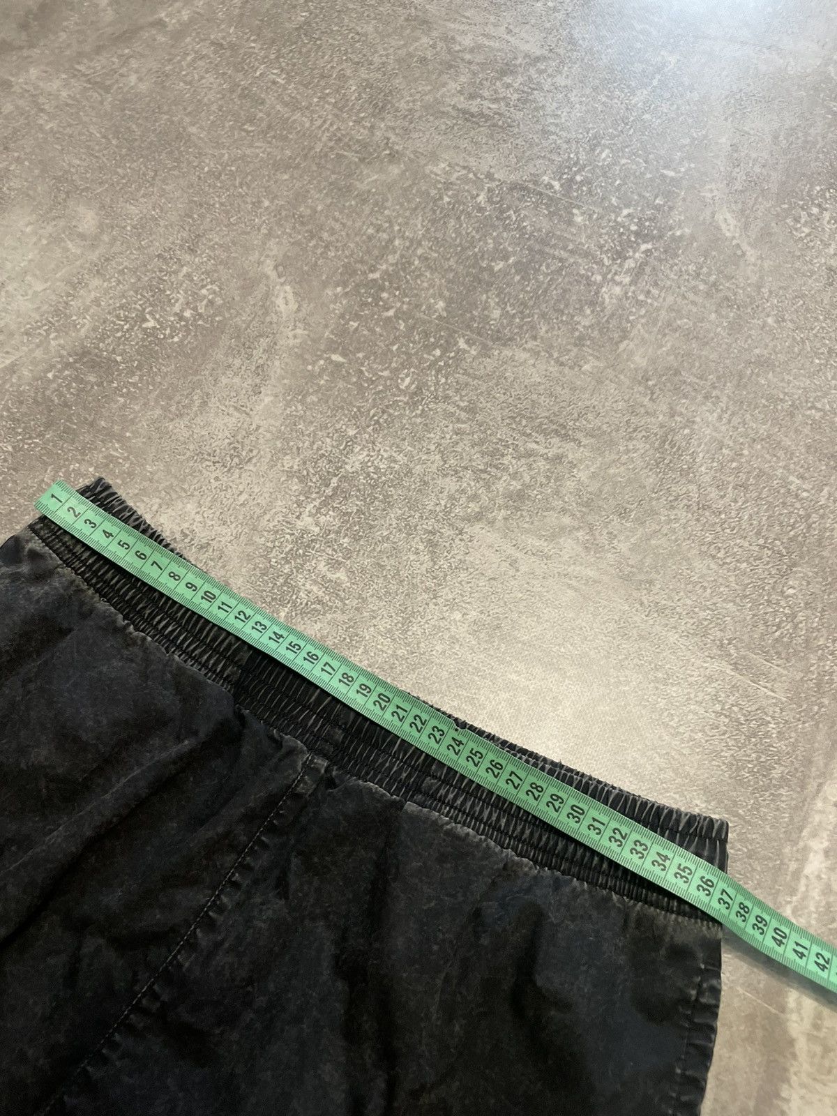 Nike × Vintage Vintage Nike Black Washed Shorts Y2K Size US 30 / EU 46 - 15 Thumbnail