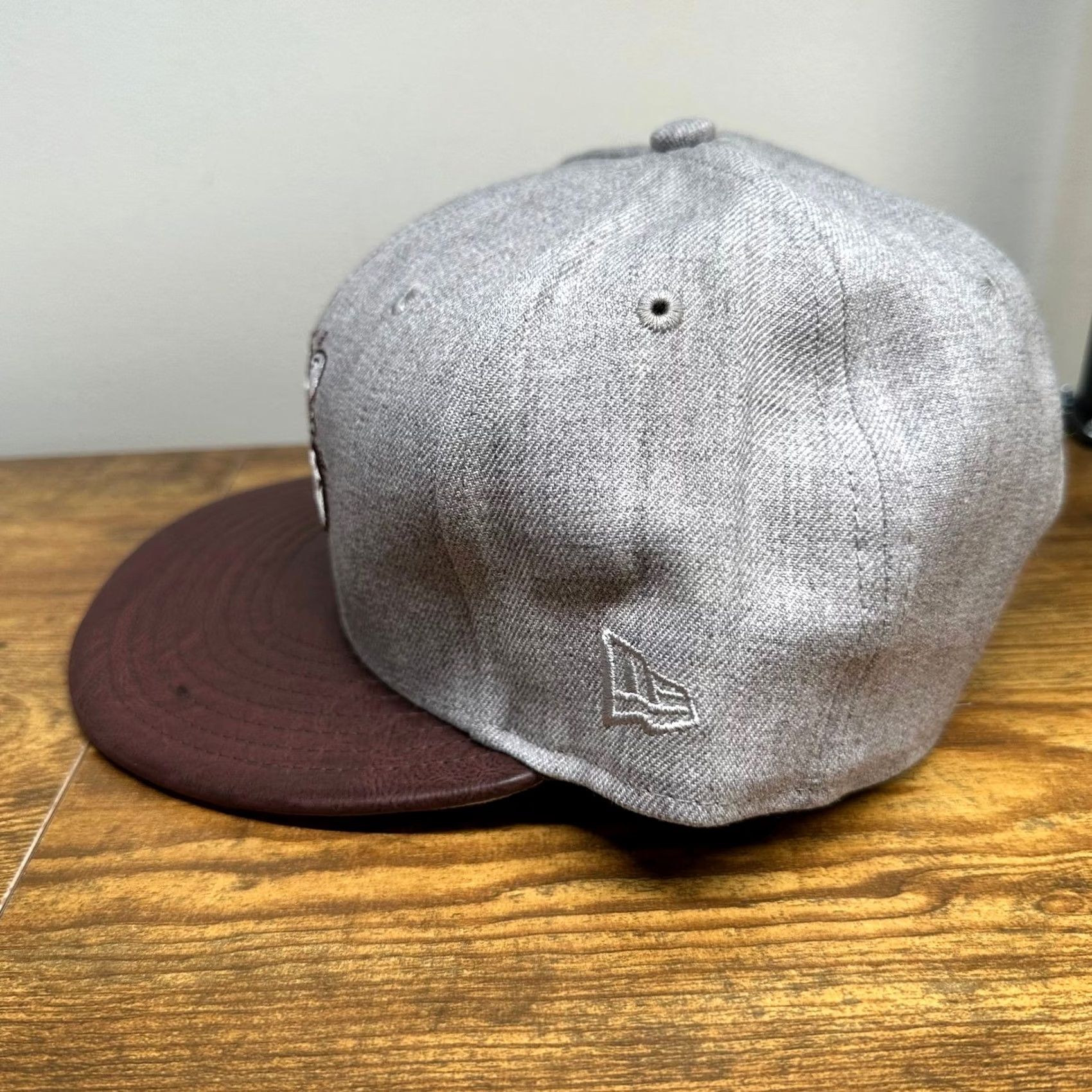 New Era New Era 9FIFTY NBA Charlotte Hornets Snapback Grey Burgundy Faux Leather Brim Hat Mens One Size Adjustable Vintage-inspired Sports Cap Size ONE SIZE - 2 Thumbnail