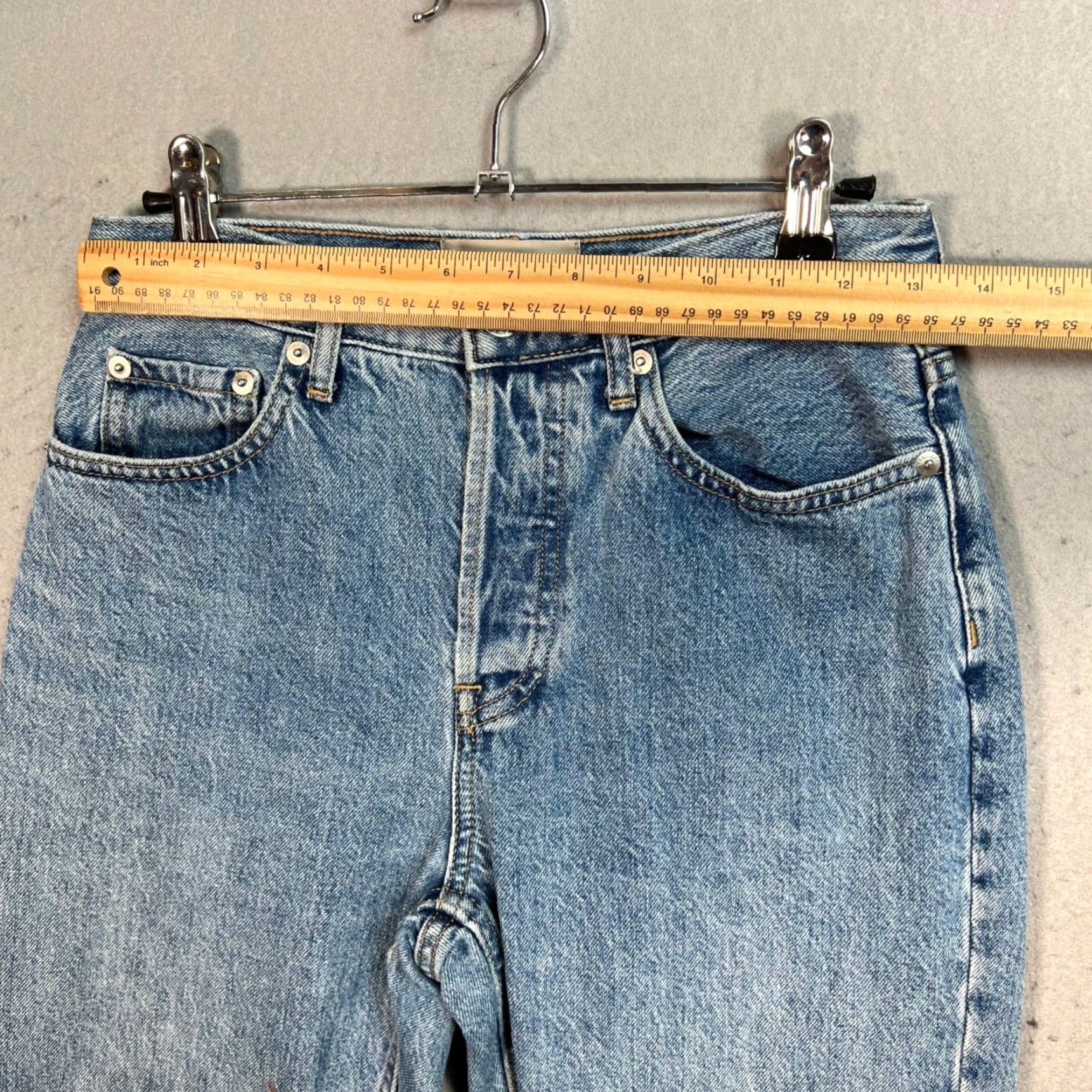 Everlane VINTAGE? The 90s Cheeky Jean Everlane The 90s Cheeky Jean 25 Regular High Rise Light Wash Blue Denim Womens 25 Regular 26x27 5-Pocket 90s Style Jeans Size 42" / US 20 - 5 Thumbnail