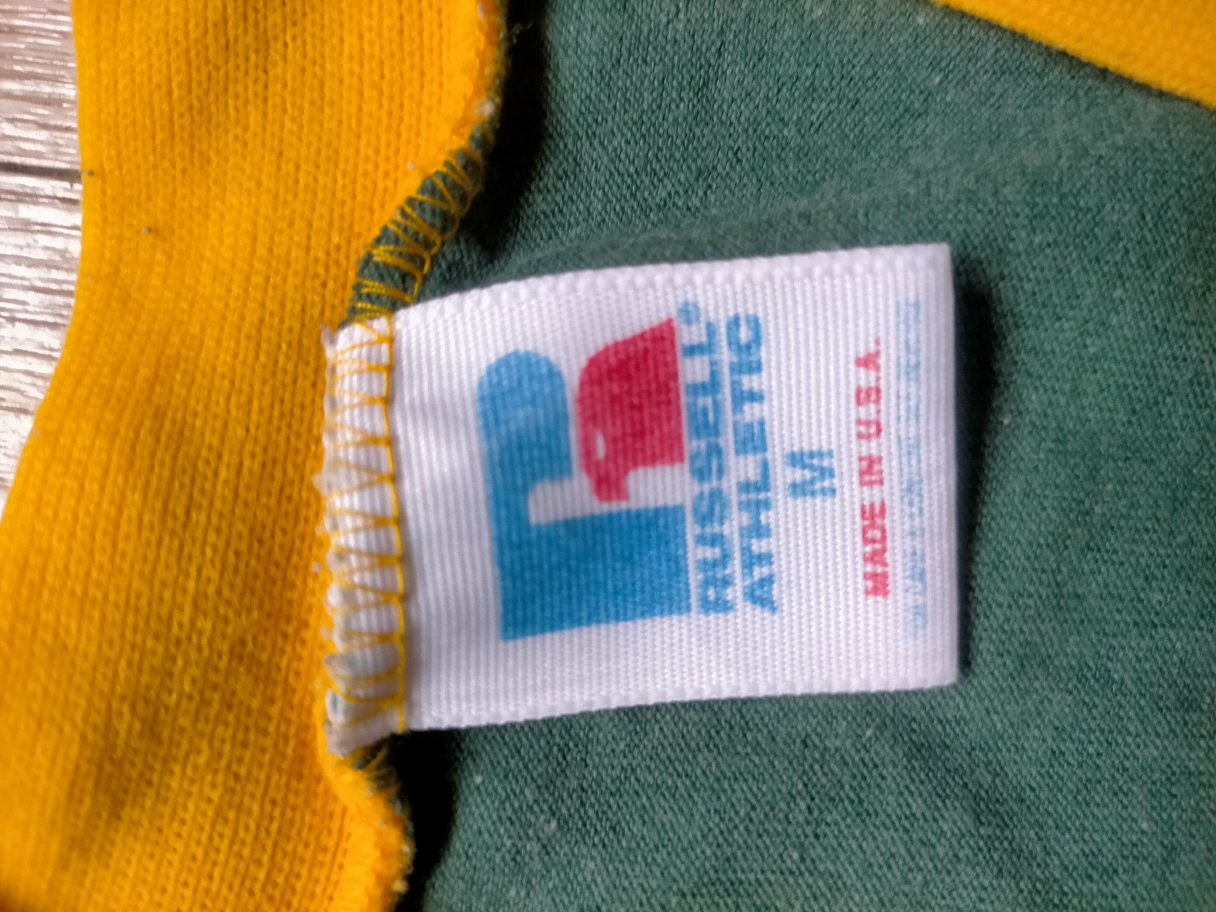 Vintage Vintage 90s Russel Athletic Single stich tee Size US M / EU 48-50 / 2 - 11 Thumbnail