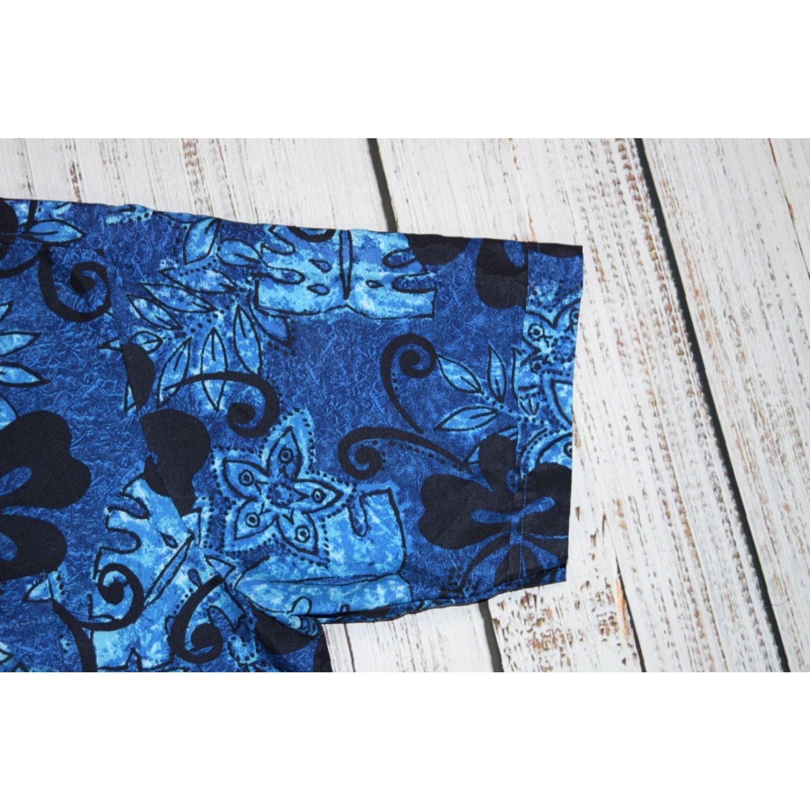 Vintage VINTAGE FLIPBOX HAWAIIAN SHIRT BLUE USA MADE LARGE L BUTTON-UP SHORT SLEEVE COLLARED Size US L / EU 52-54 / 3 - 4 Thumbnail