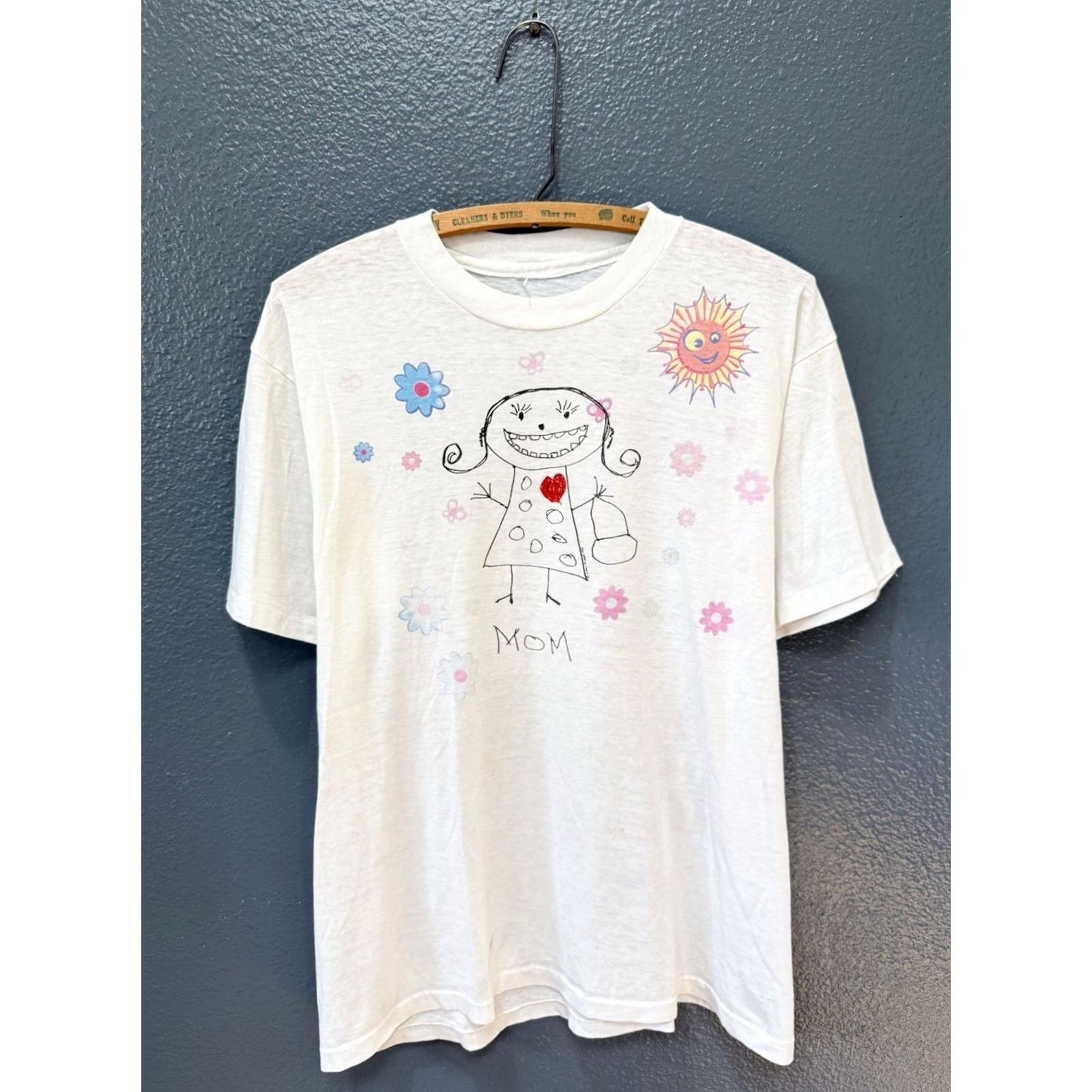 Vintage VINTAGE Mom USA T-Shirt 80s Graphic Drawing White Medium Mens Boys Girls Adults Size M Size US M / EU 48-50 / 2 - 3 Thumbnail
