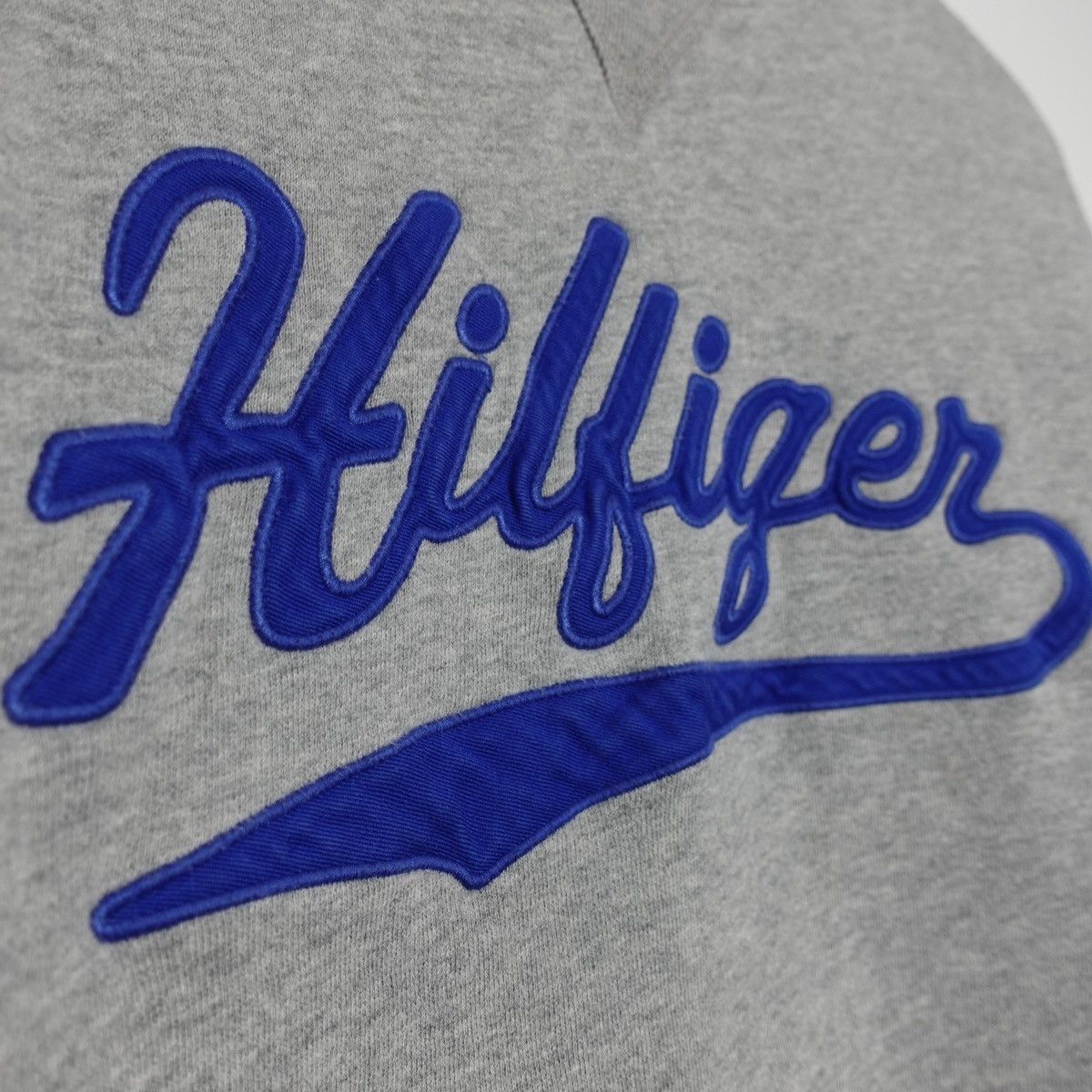 Tommy Hilfiger × Tommy Jeans × Vintage Vintage 00s Tommy Hilfiger CrewNeck Sweatshirt Size US L / EU 52-54 / 3 - 6 Thumbnail