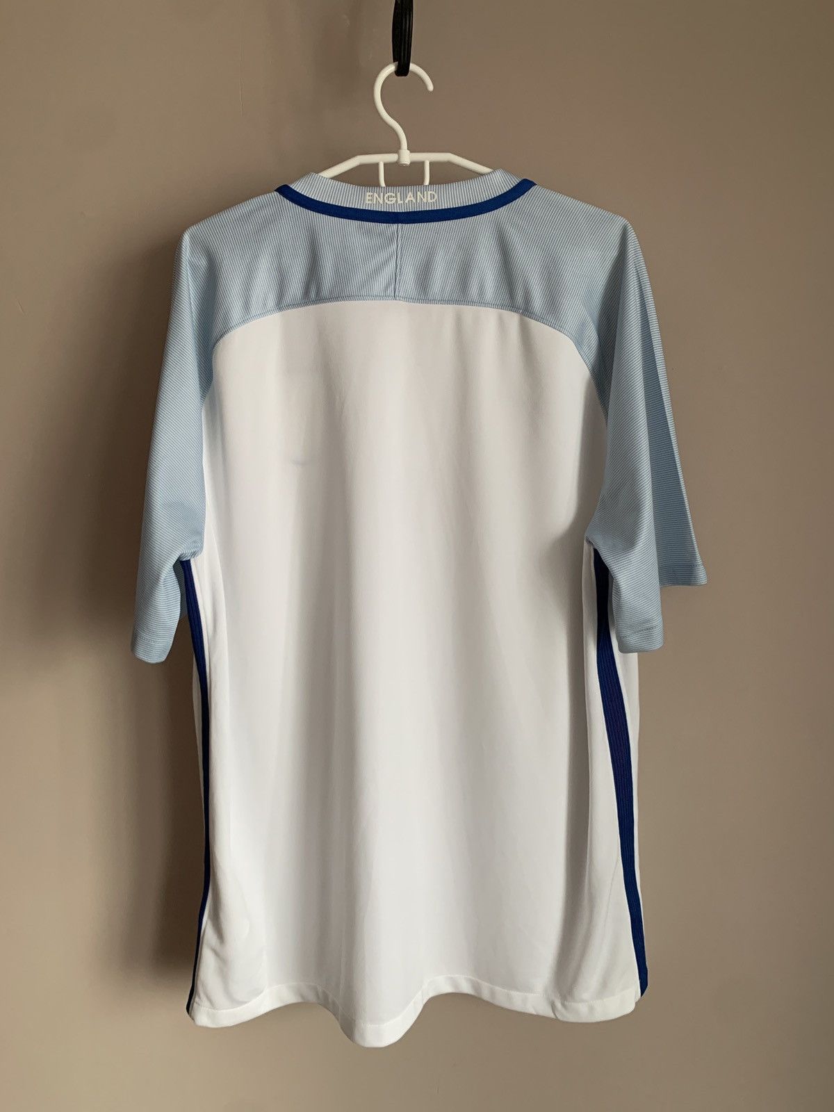 Nike England 2016 2018 home Nike soccer football shirt jersey XL Size US XL / EU 56 / 4 - 2 Thumbnail