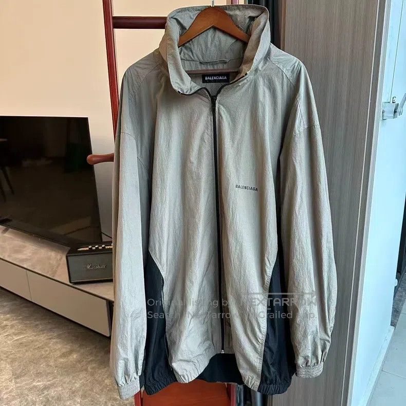 Balenciaga Balenciaga Milk Tea Color Print Color Block Windbreaker Size US S / EU 44-46 / 1 - 1 Thumbnail