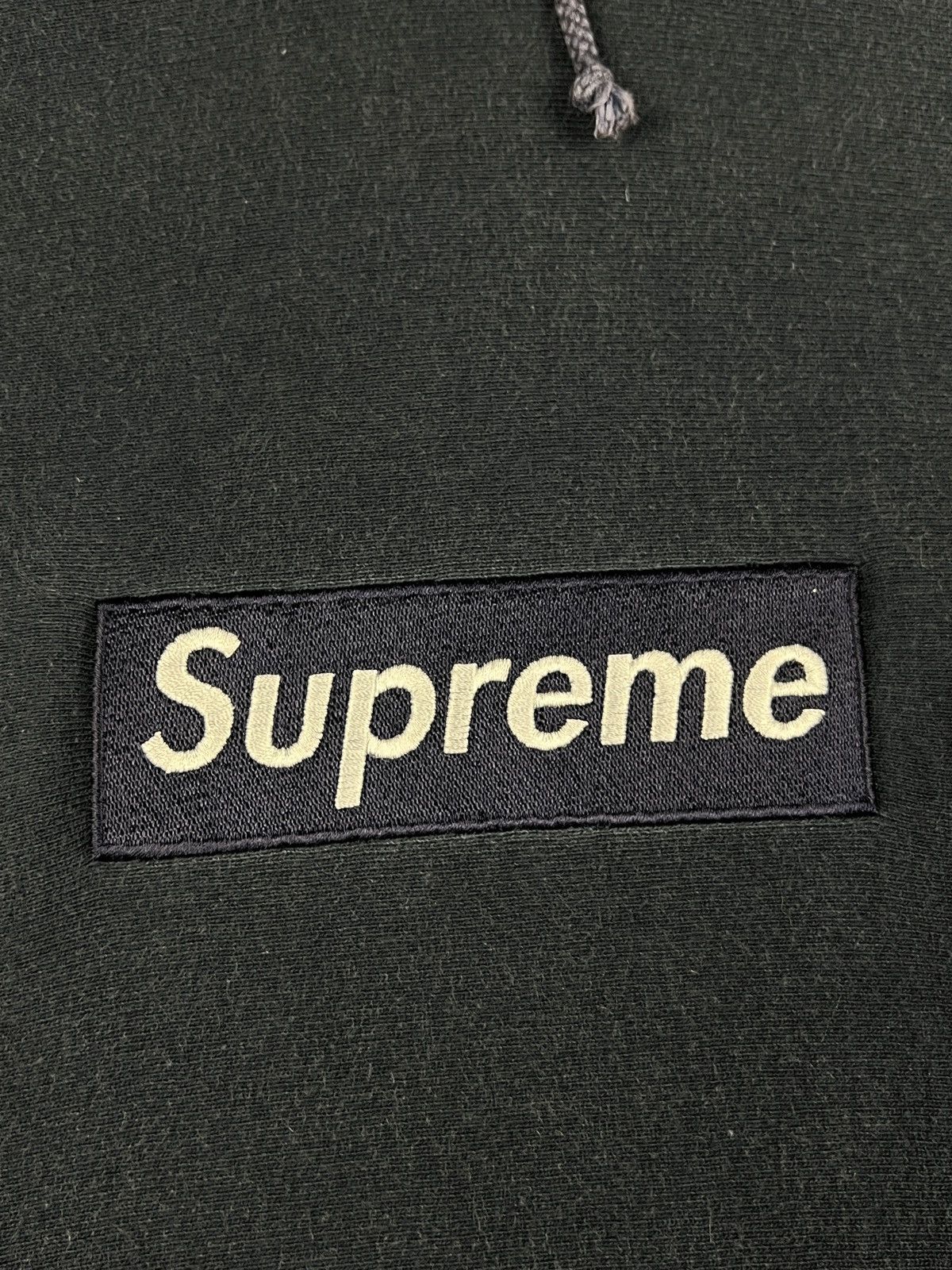 Supreme Vintage 2000 Supreme Box Logo Navy On Navy Hoodie Size US L / EU 52-54 / 3 - 11 Thumbnail