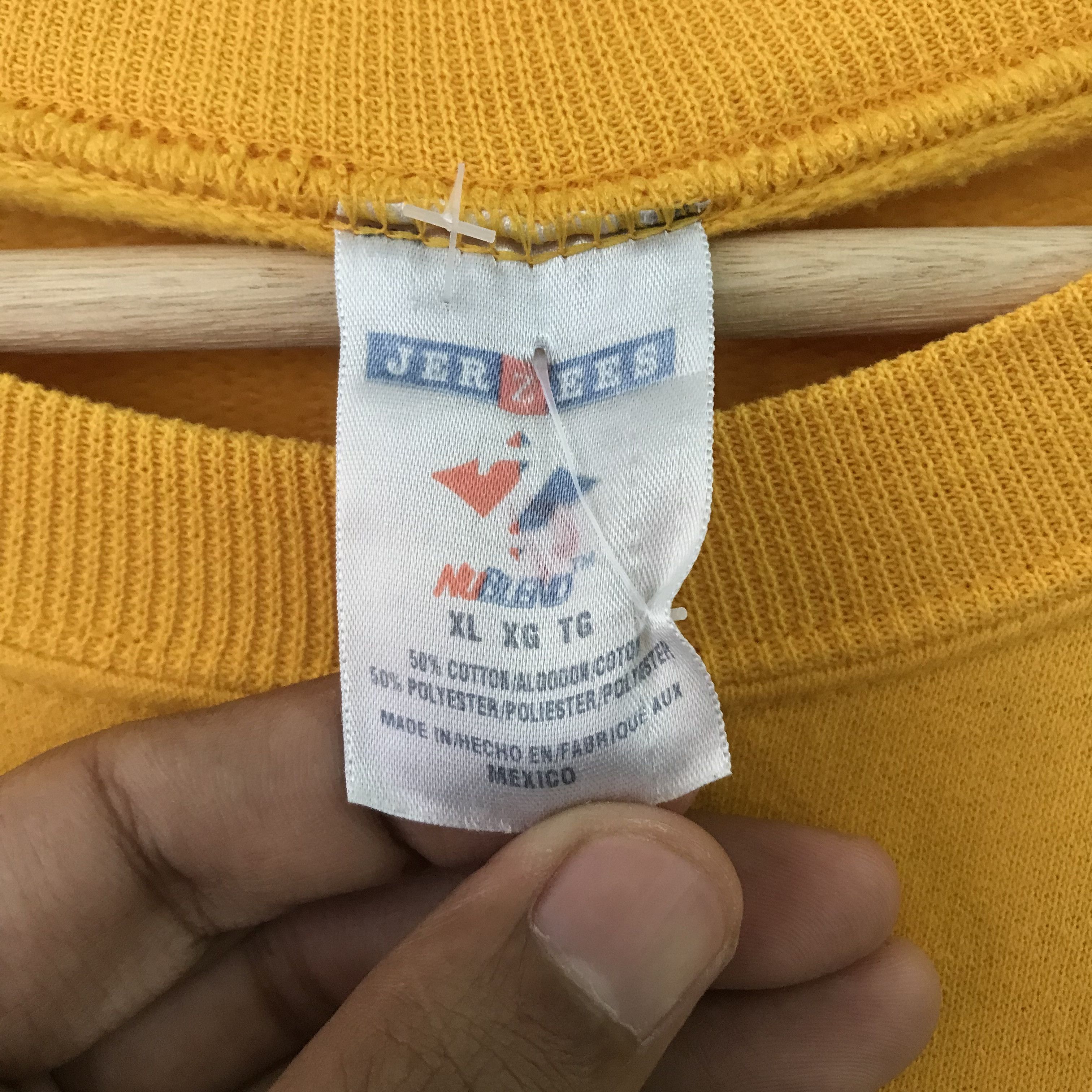 X-LARGE Vintage Y2K Gator Bowl Ncaa Yellow - 11 Size US XL / EU 56 / 4 - 10 Thumbnail