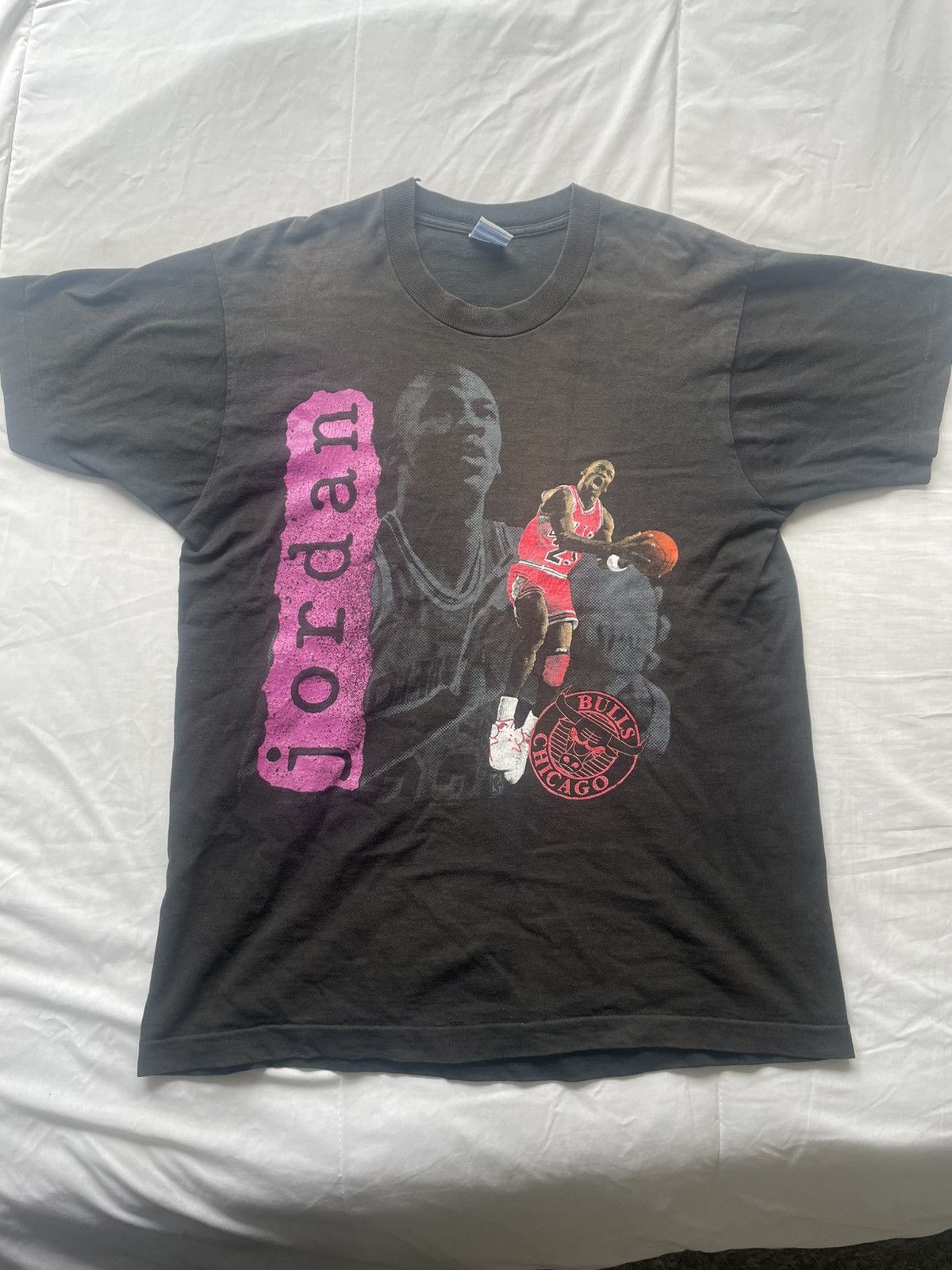 Other Vintage Michael Jordan Chicago Bulls t shirt Size US L / EU 52-54 / 3 - 1 Thumbnail