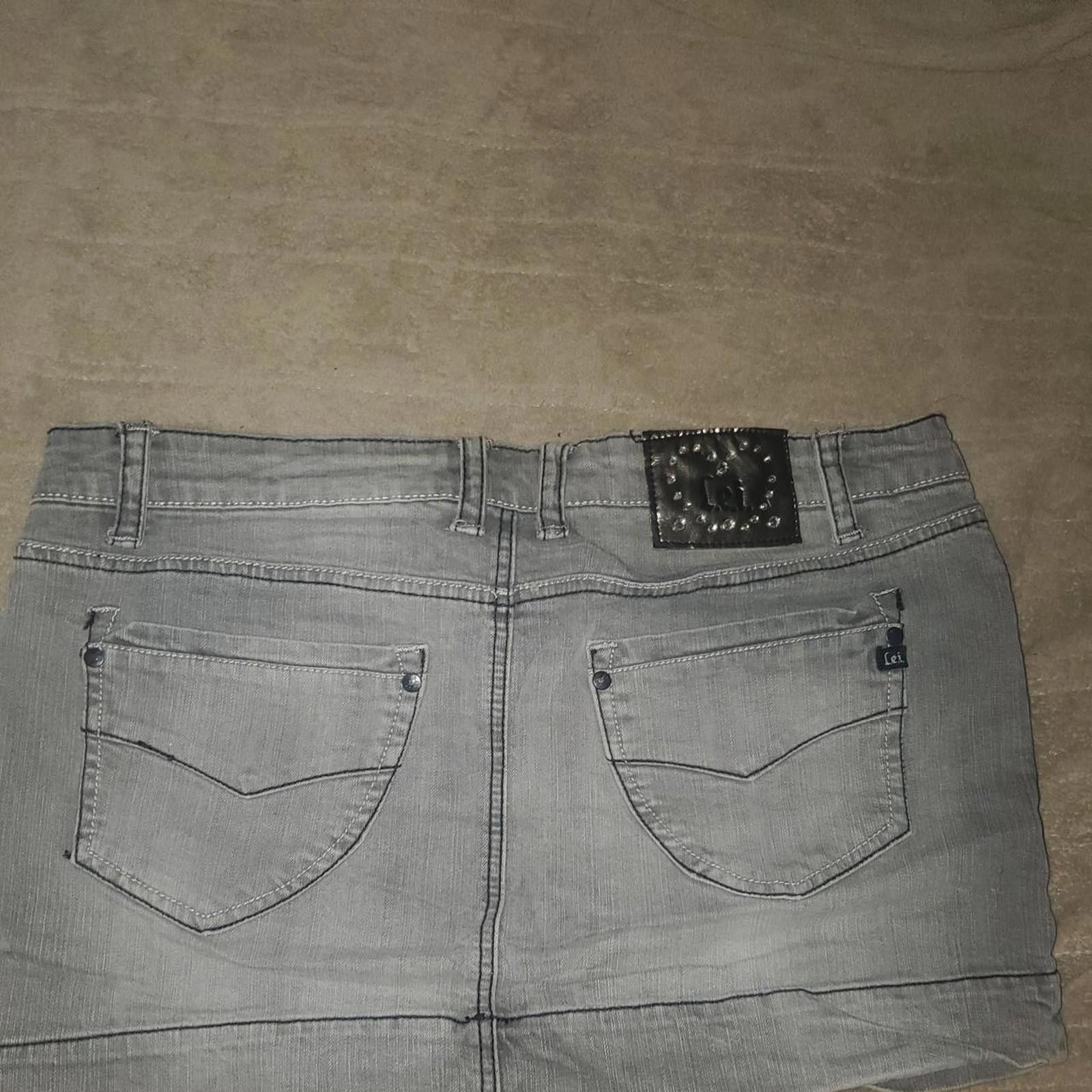 L.E.I. L.e.i. Women's Black and Grey Skirt Size 36" / US 14 / IT 50 - 2 Thumbnail