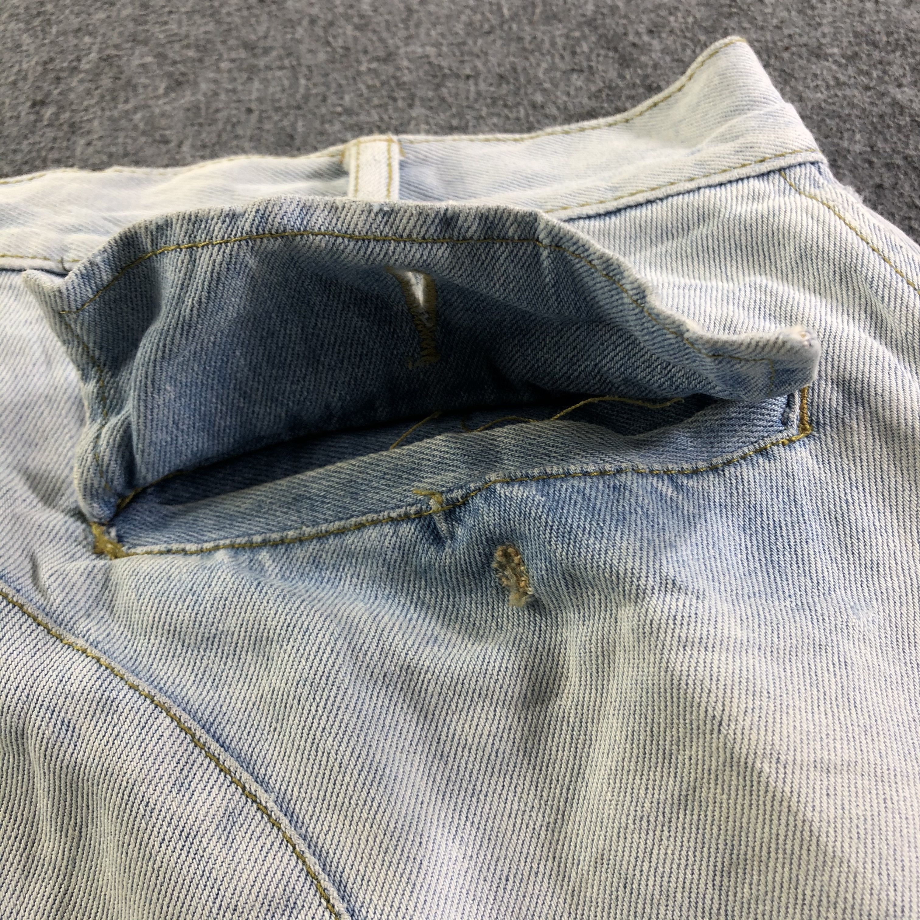 Tommy Hilfiger × Vintage Vintage Light Wash Tommy Hilfiger Jeans-J3914 Size US 31 - 5 Thumbnail