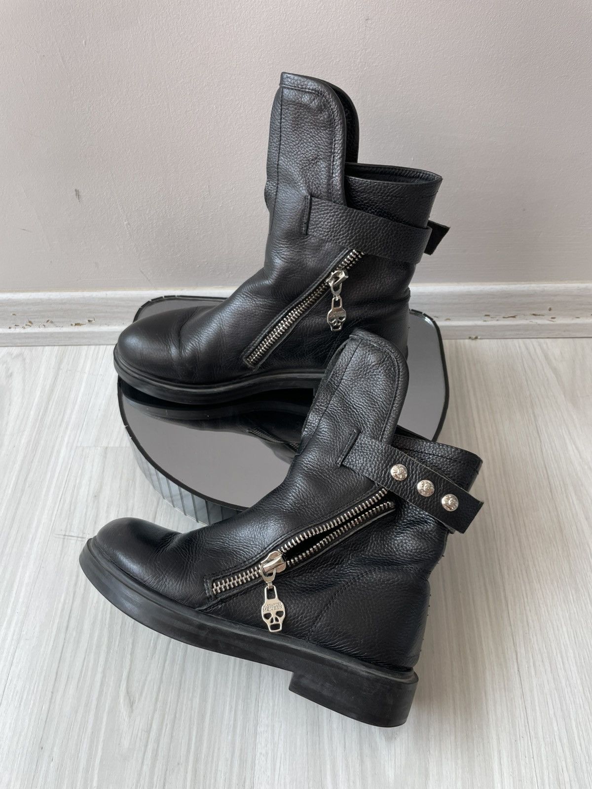 Alexander McQueen Alexander McQueen boots Size US 7.5 / IT 37.5 - 10 Thumbnail