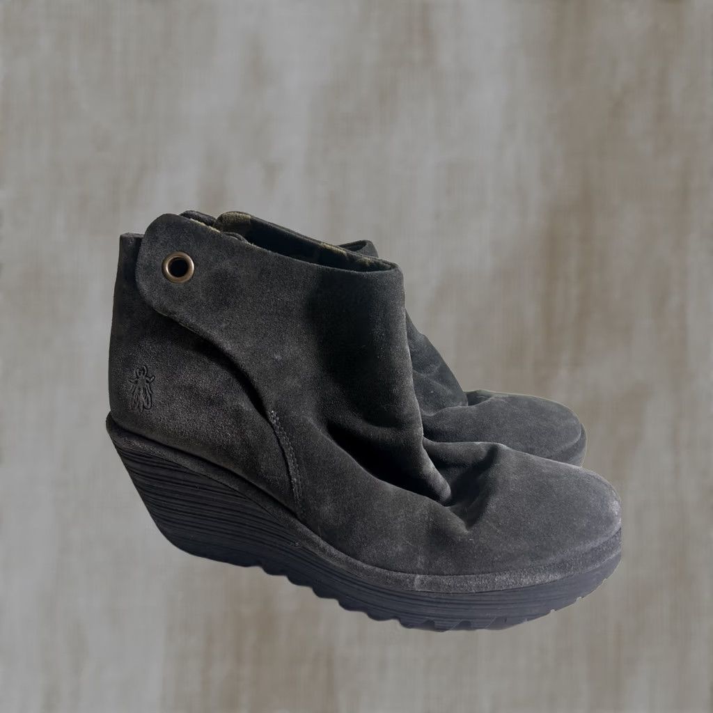 Fly London Fly London Yebi Suede Back Tie Ankle Boots Women’s 39 US 8-8.5 Gray Boots Woman Medium Wedge Ruched Size US 8.5 / IT 38.5 - 1 Thumbnail